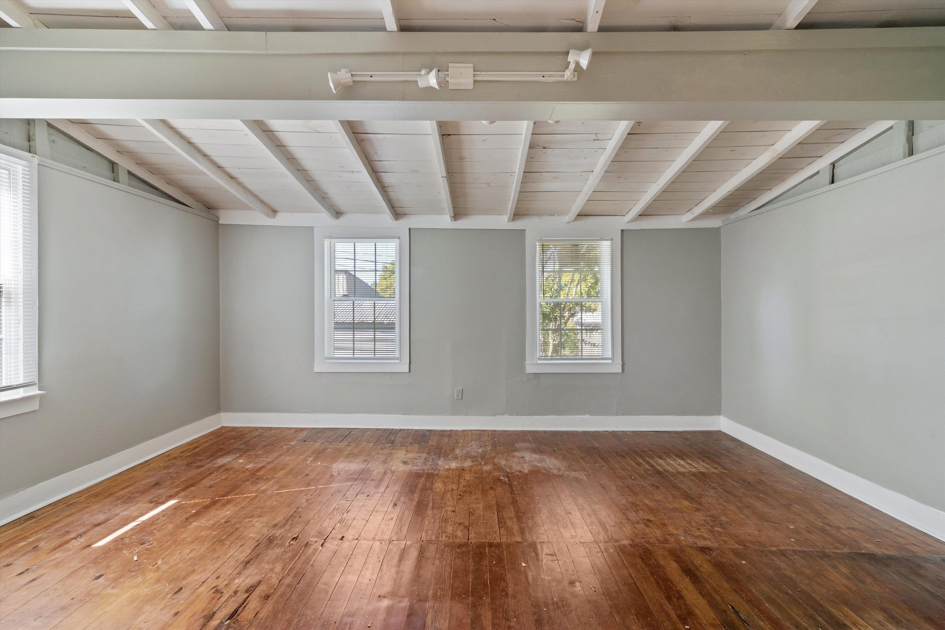 521 Summitt St Property Photo 19
