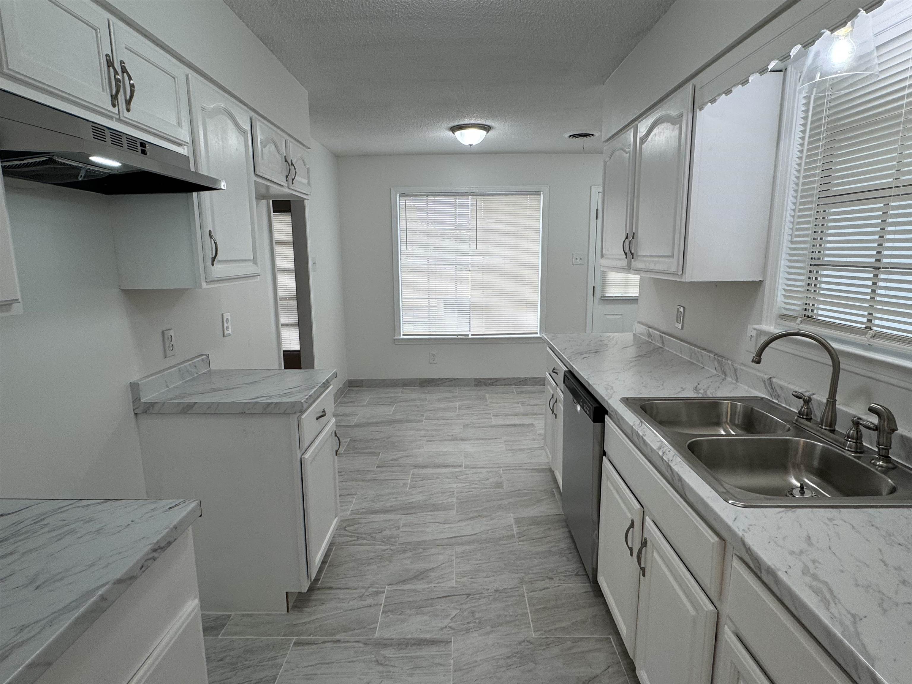 3612 Hazelhedge Dr Property Photo 12