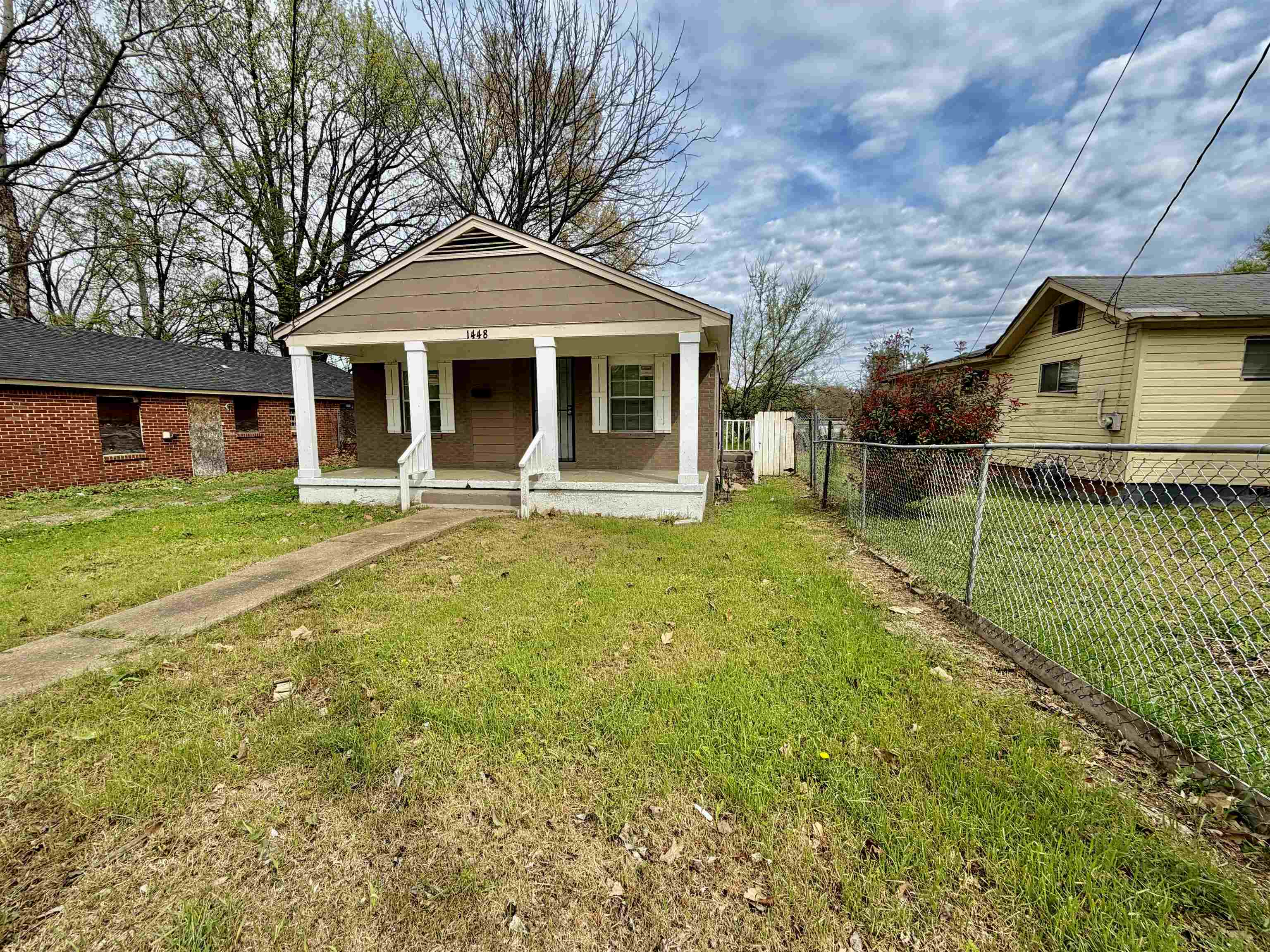 1448 Menager Rd Property Photo 2