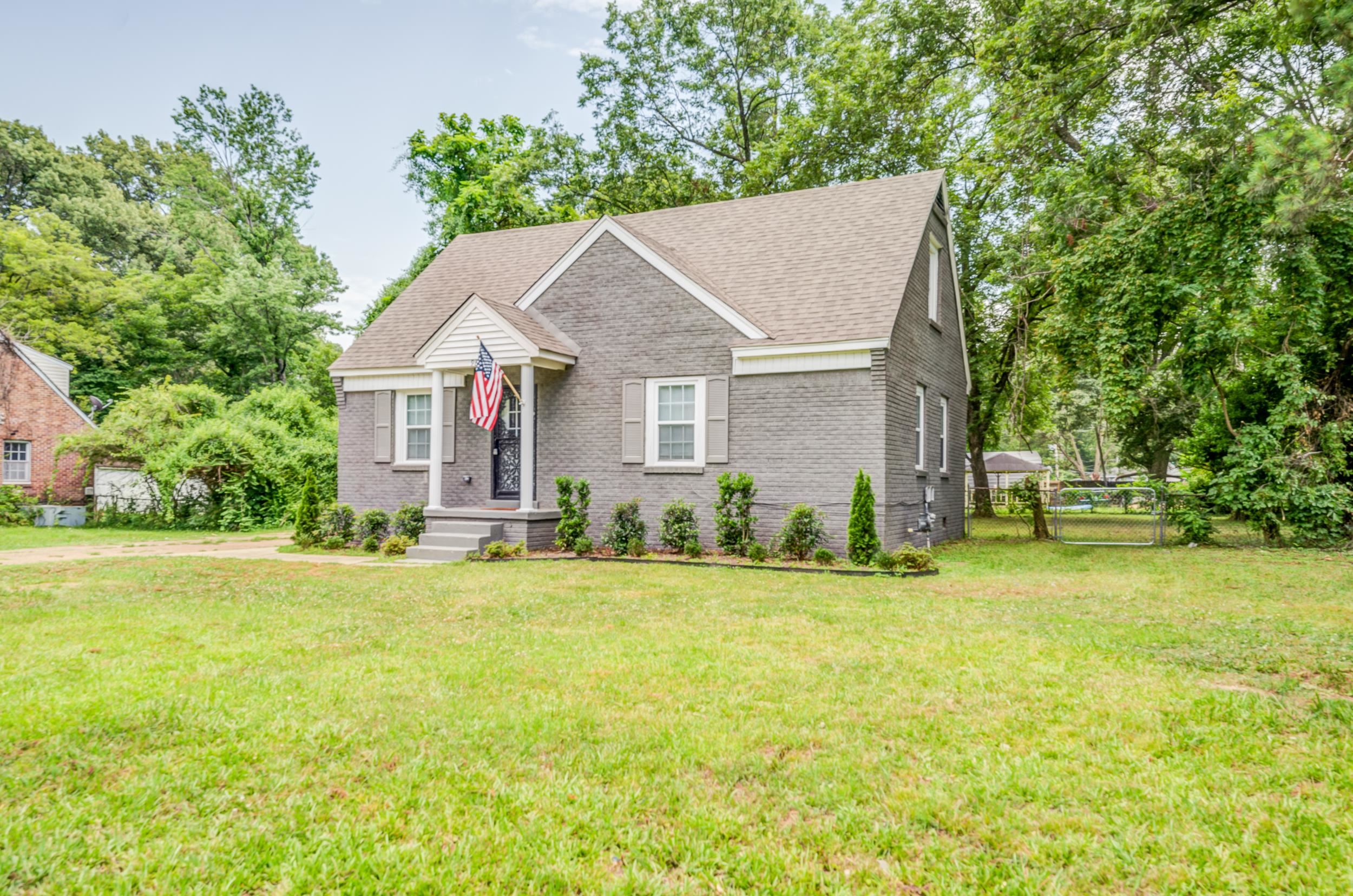 989 S Whitehaven Park Cir Property Photo 3