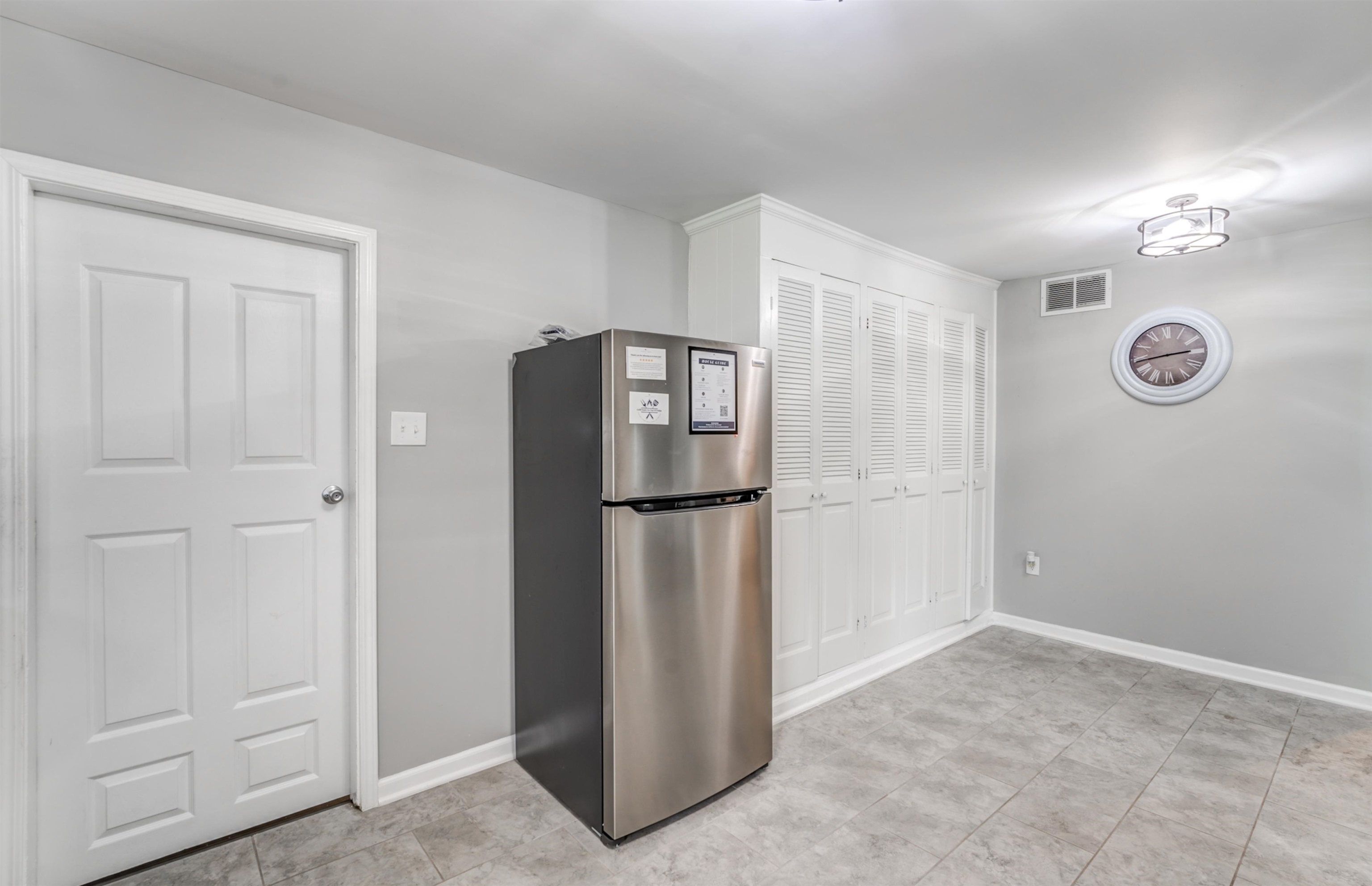 989 S Whitehaven Park Cir Property Photo 15