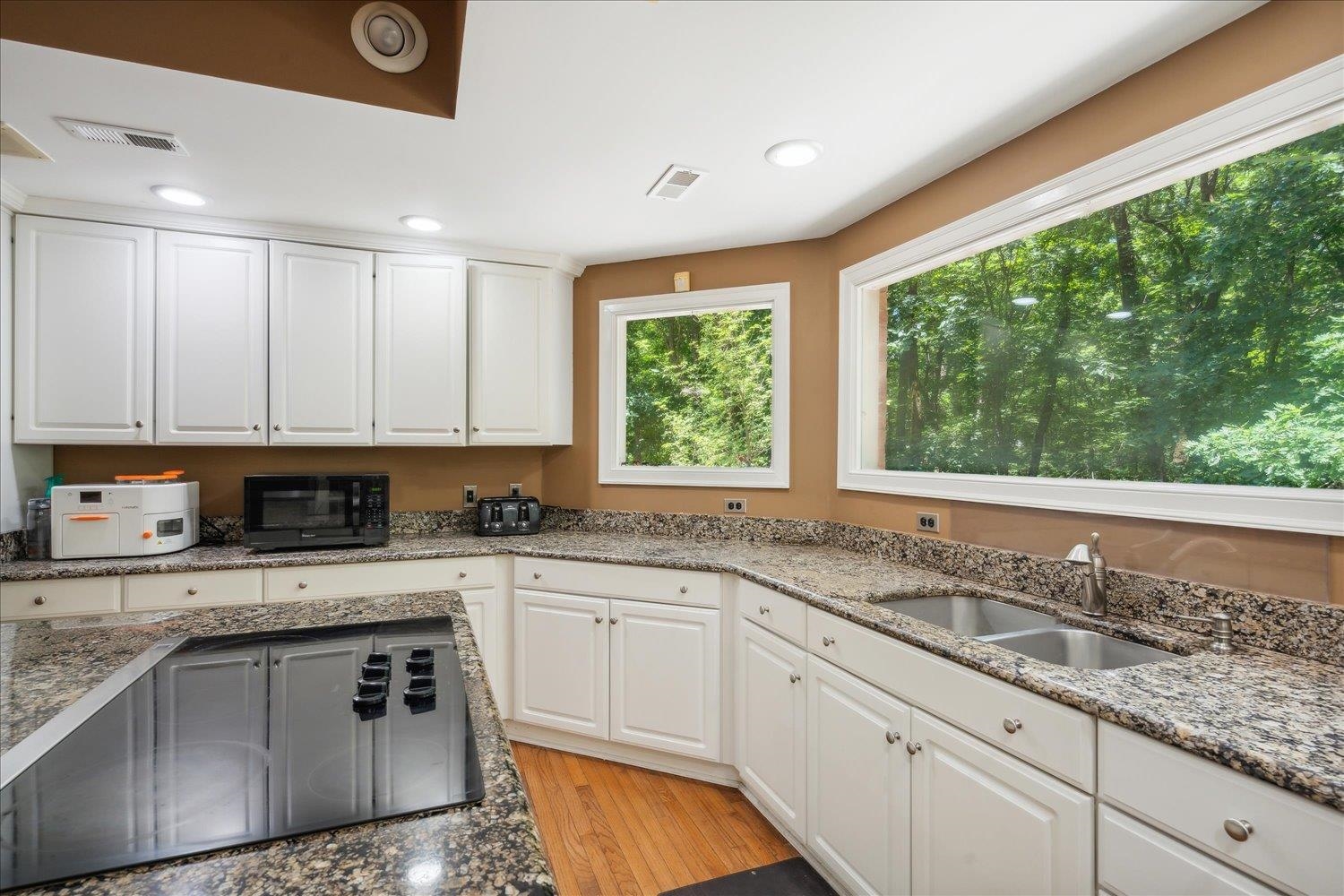 9280 Ellen Davies Dr Property Photo 16