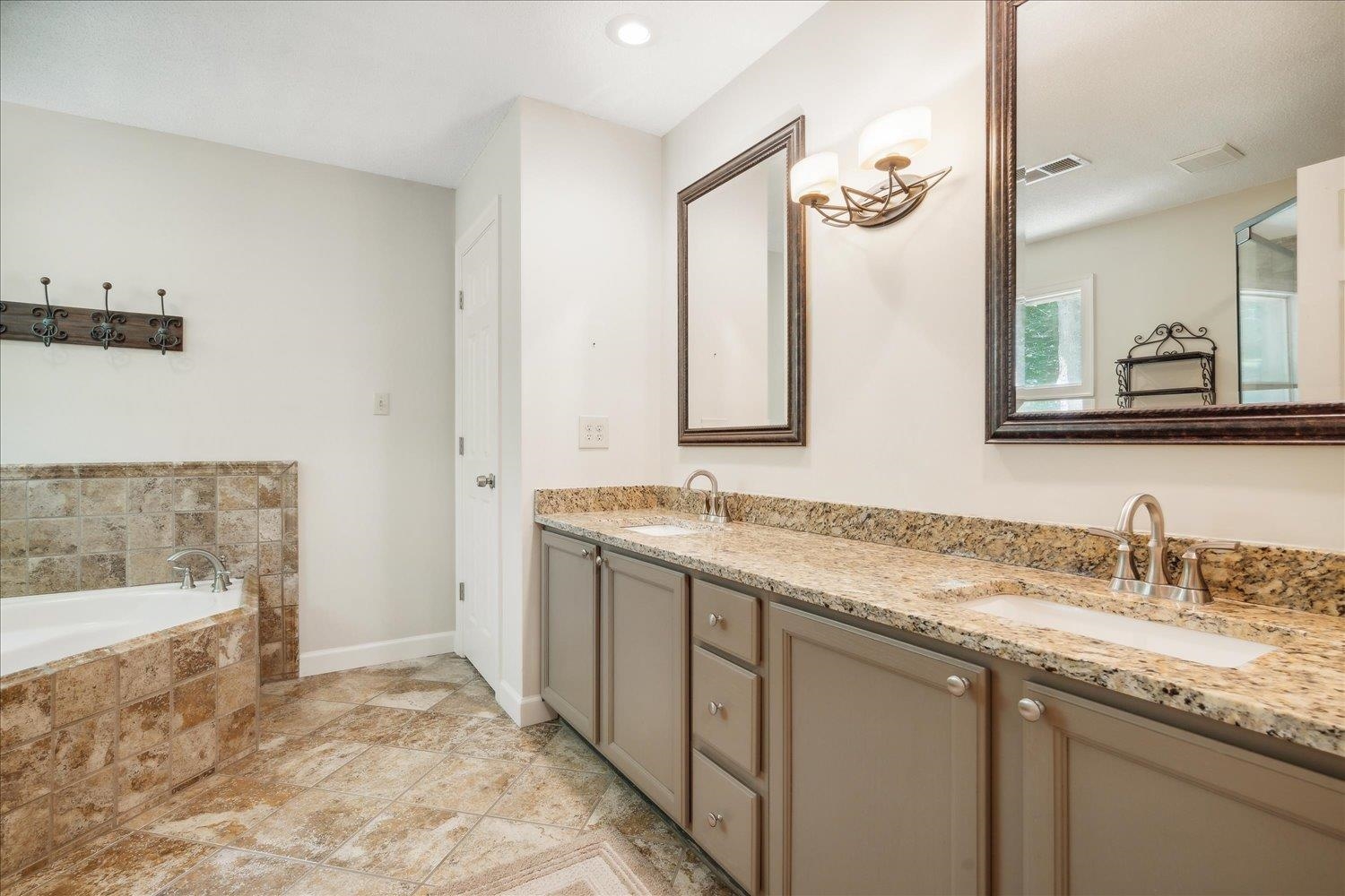 9280 Ellen Davies Dr Property Photo 30