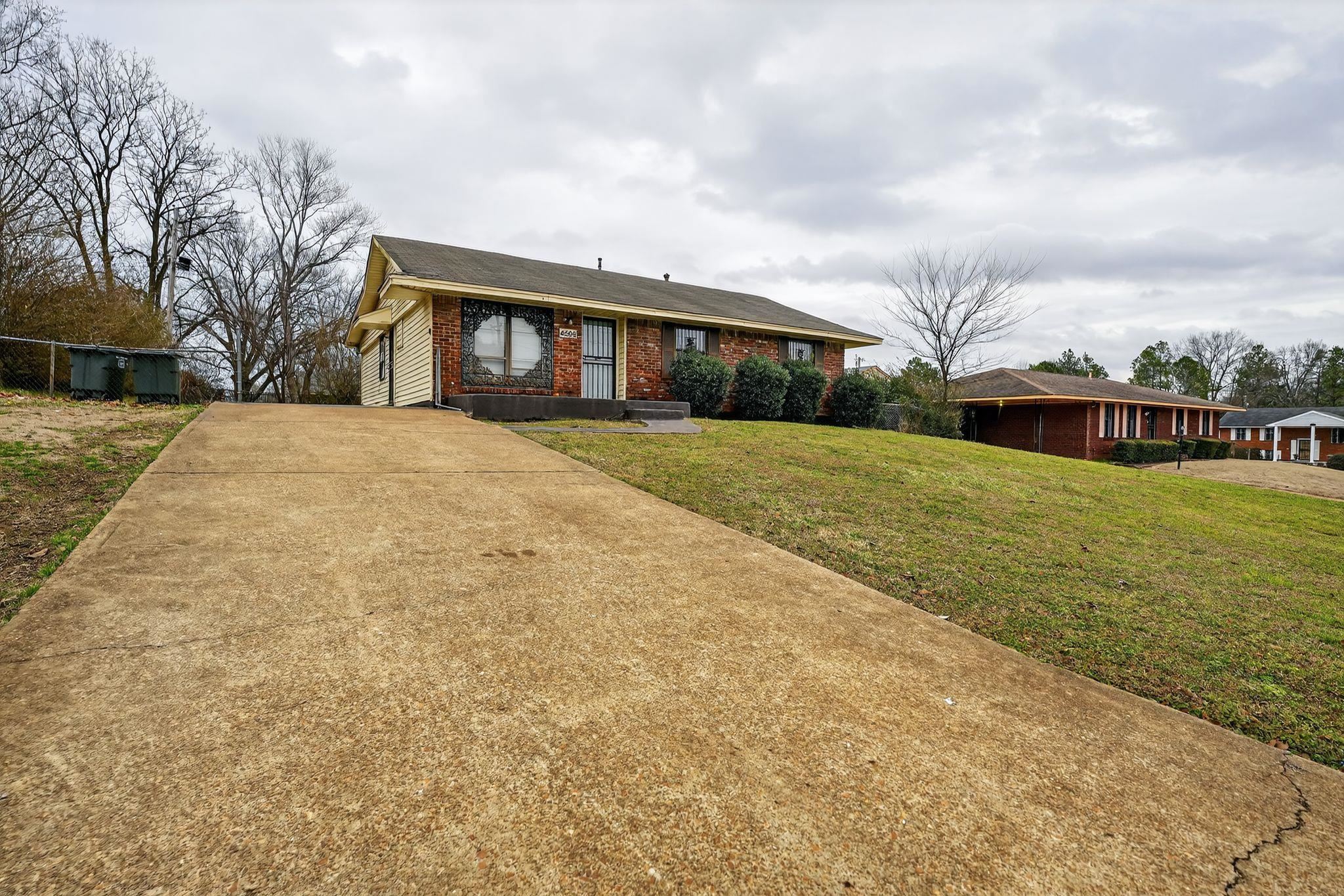 4566 Weaver Rd Property Photo 2