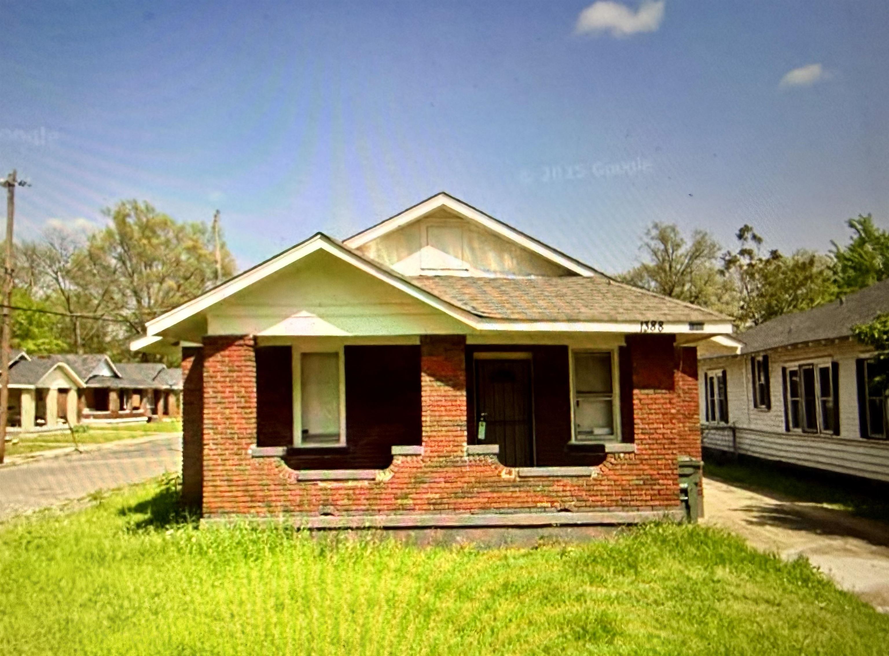 1388 Preston St Property Photo 1