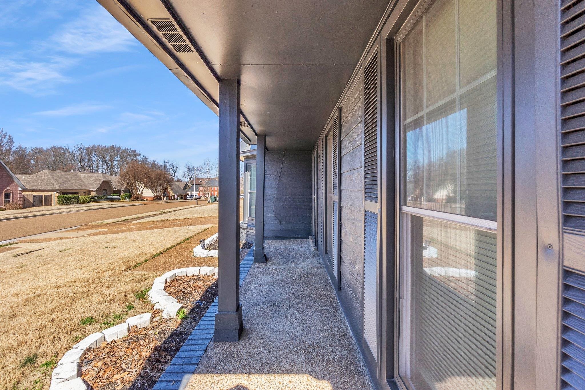 2744 Surrey Park Dr Property Photo 4