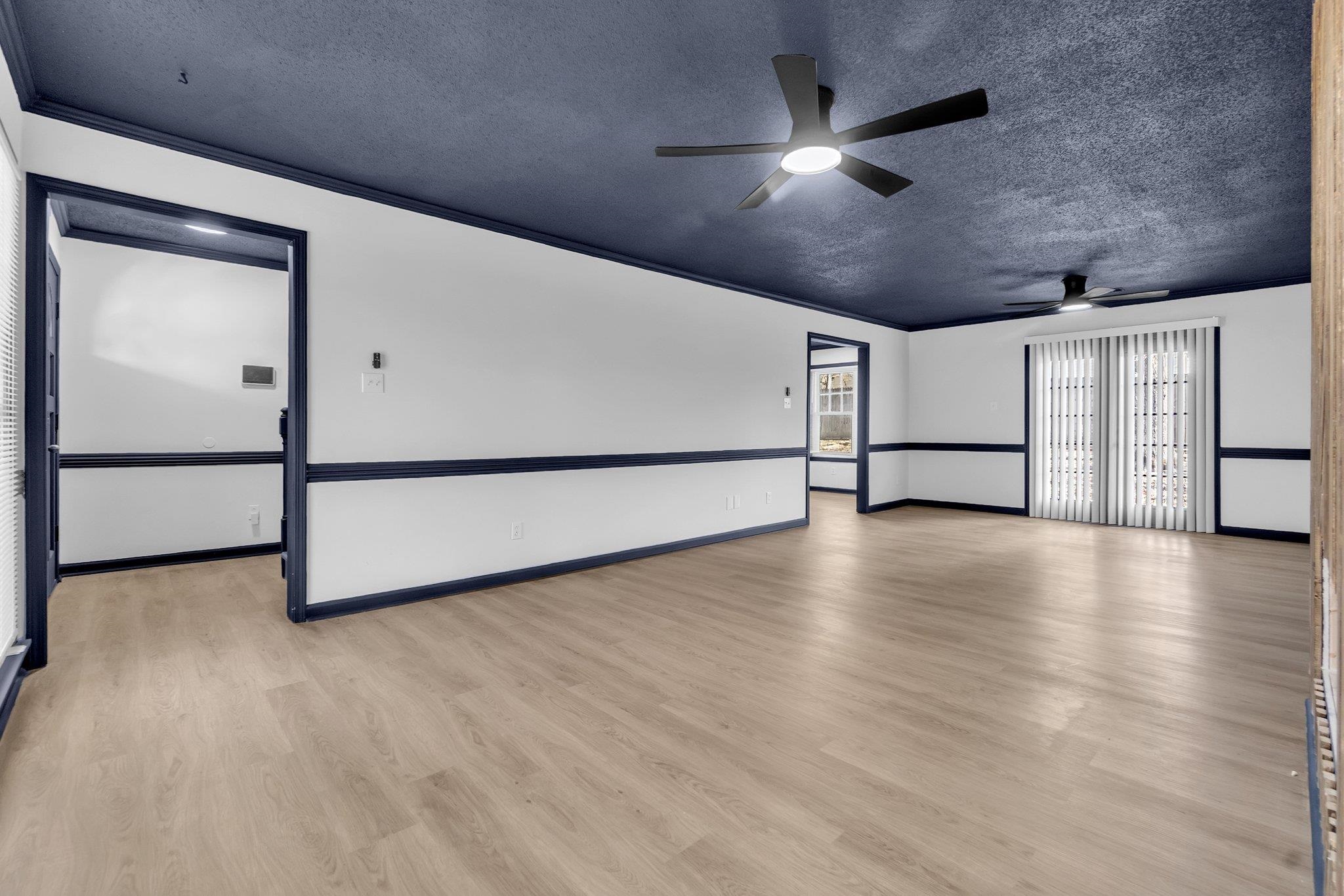 2744 Surrey Park Dr Property Photo 9
