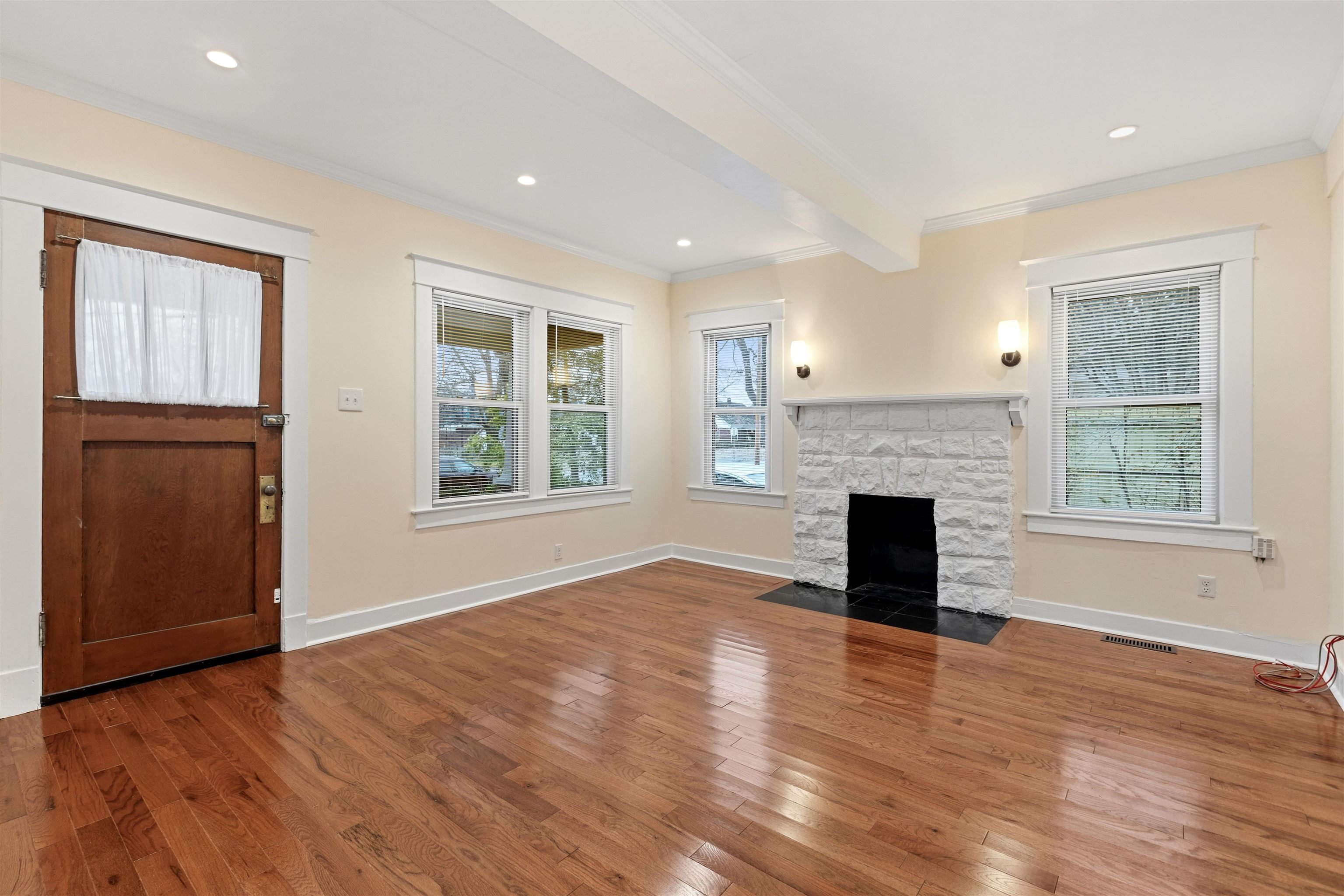 2586 School Ave E Property Photo 5