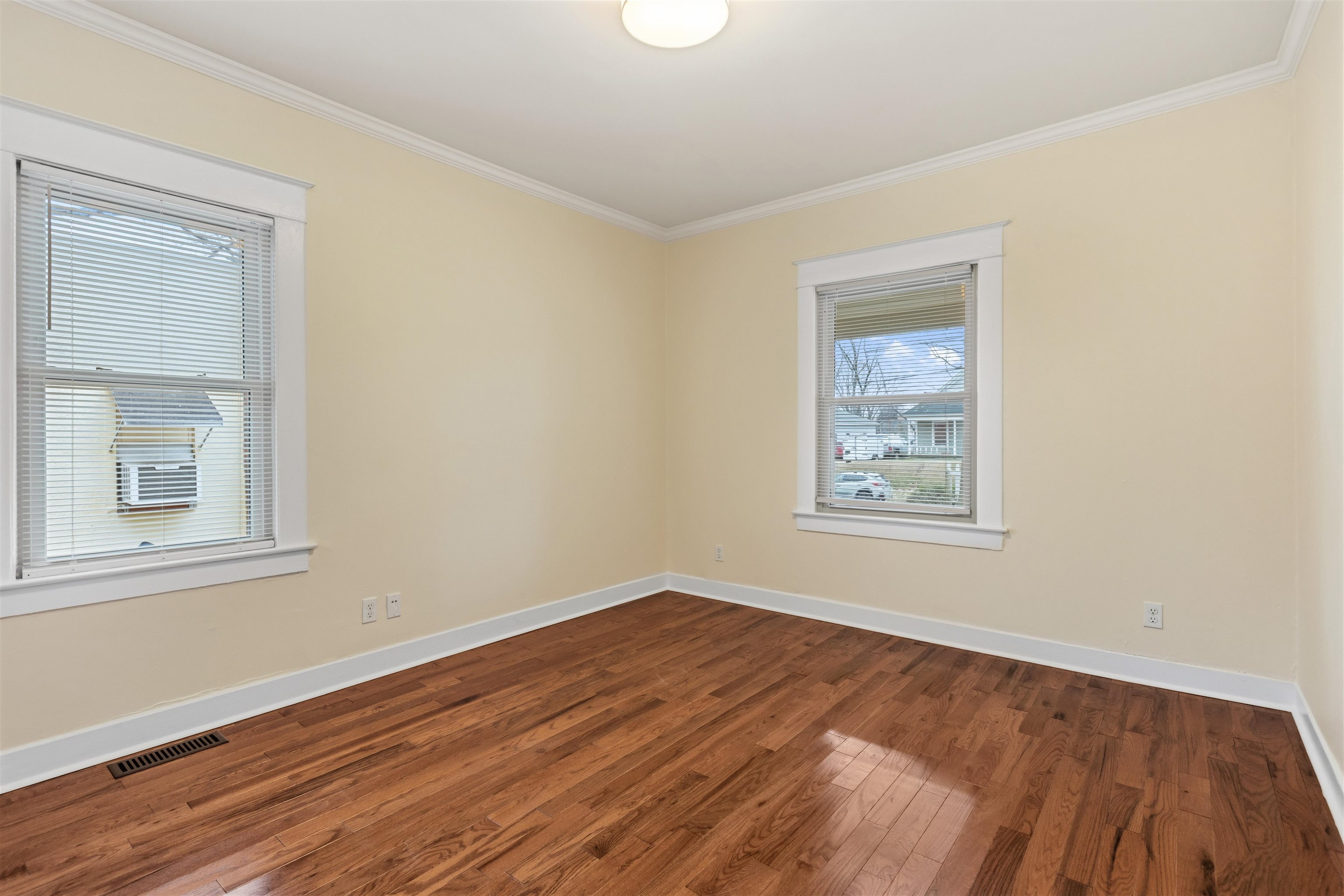 2586 School Ave E Property Photo 7