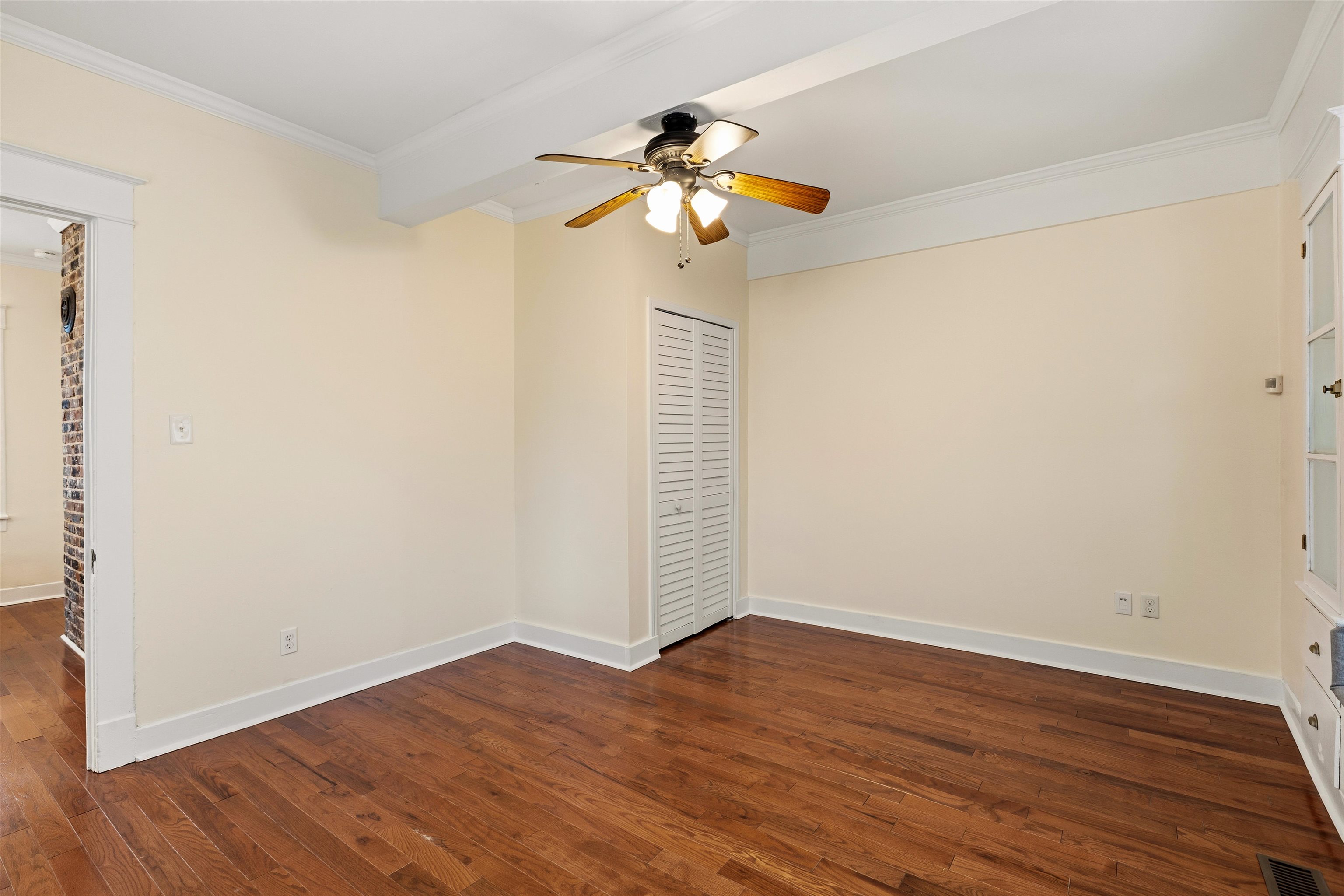 2586 School Ave E Property Photo 14