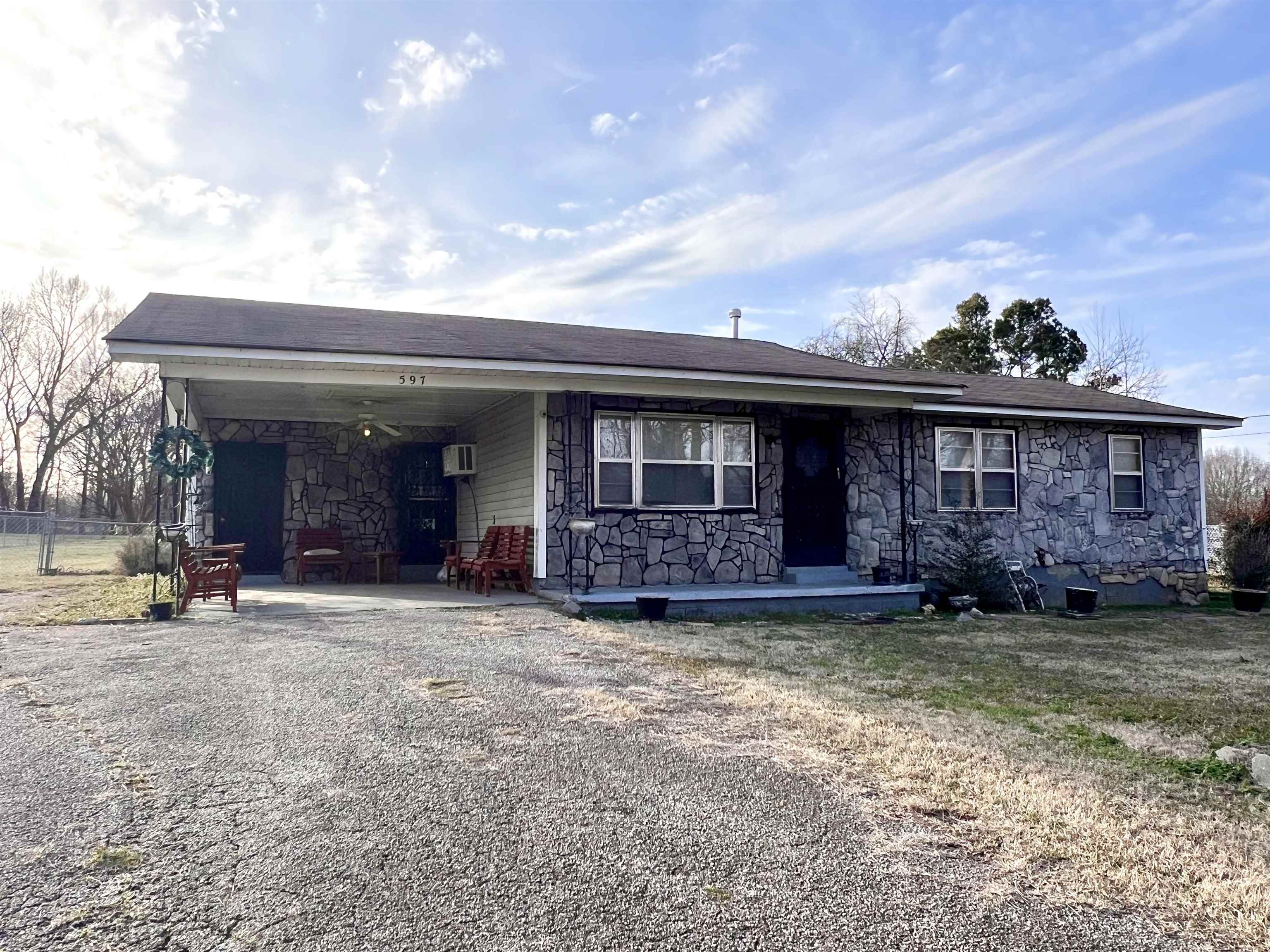 597 Walton Loop Property Photo 4