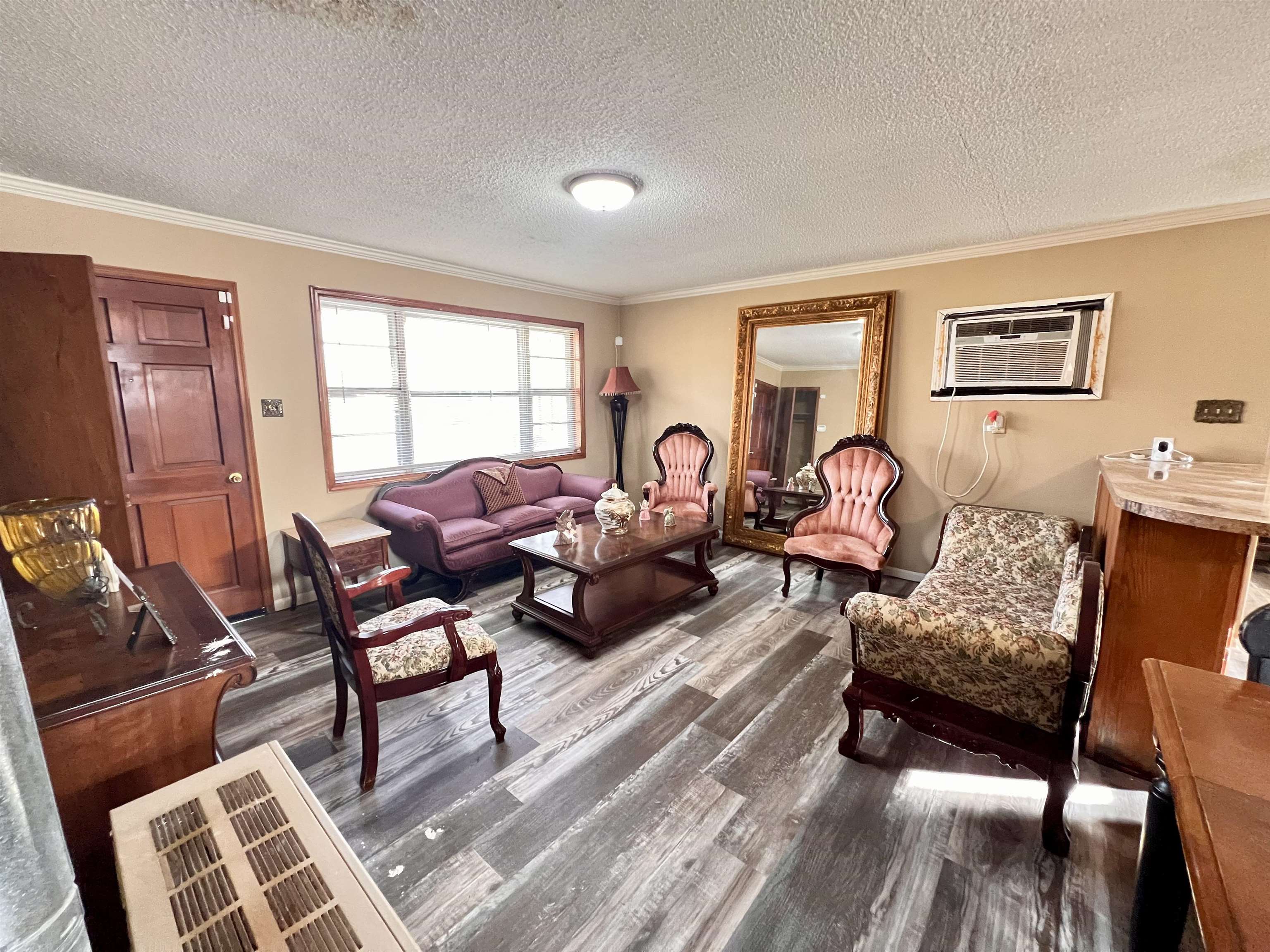 597 Walton Loop Property Photo 9