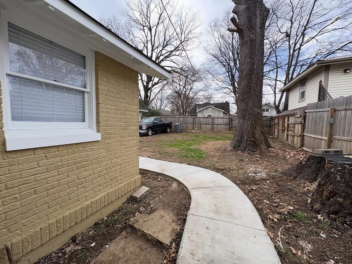 261 N Avalon St Property Photo 23