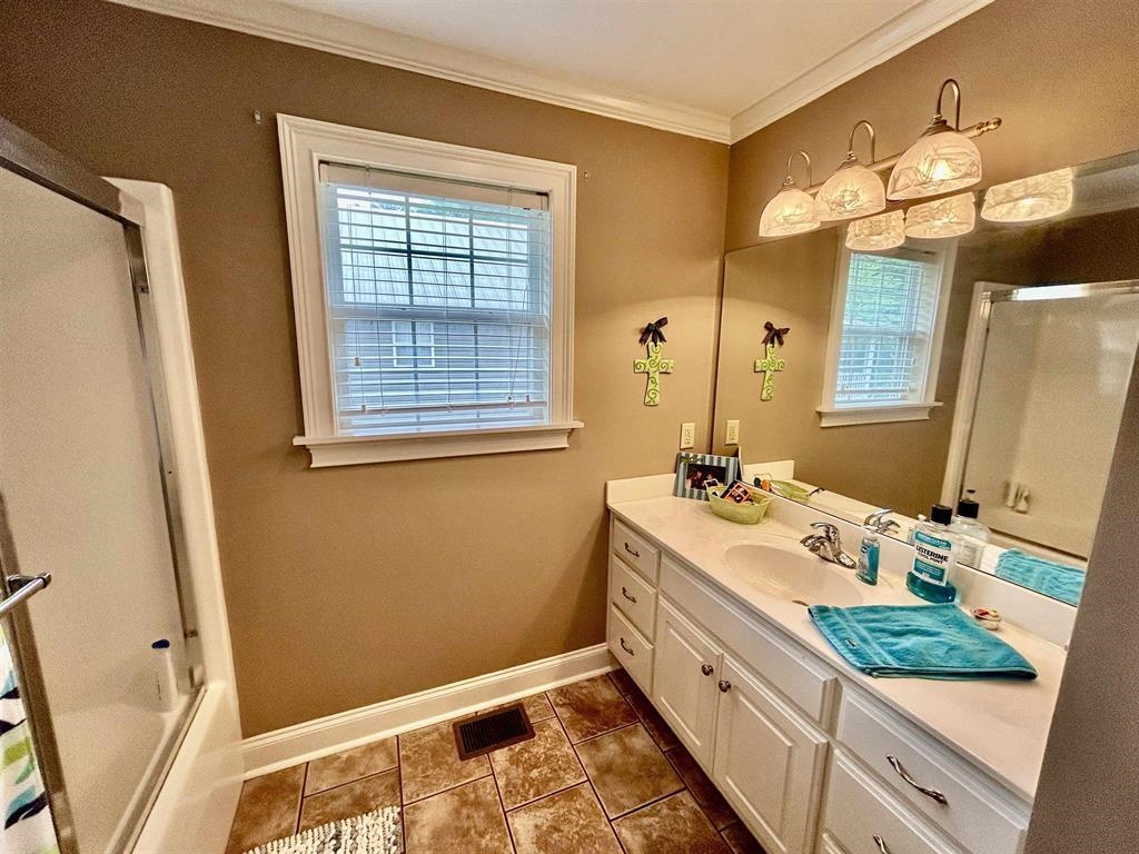 20 Betty Blvd Property Photo 8