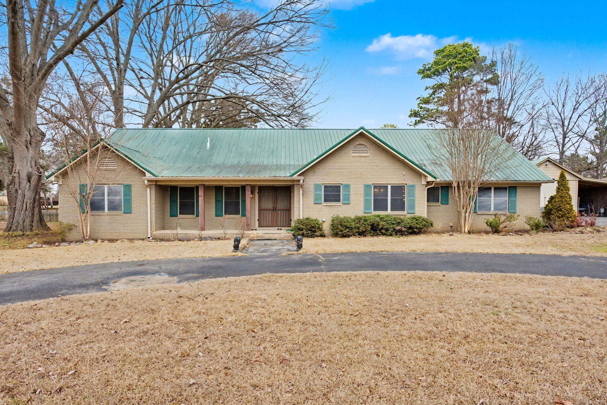 8768 Rocky Point Rd Property Photo 1
