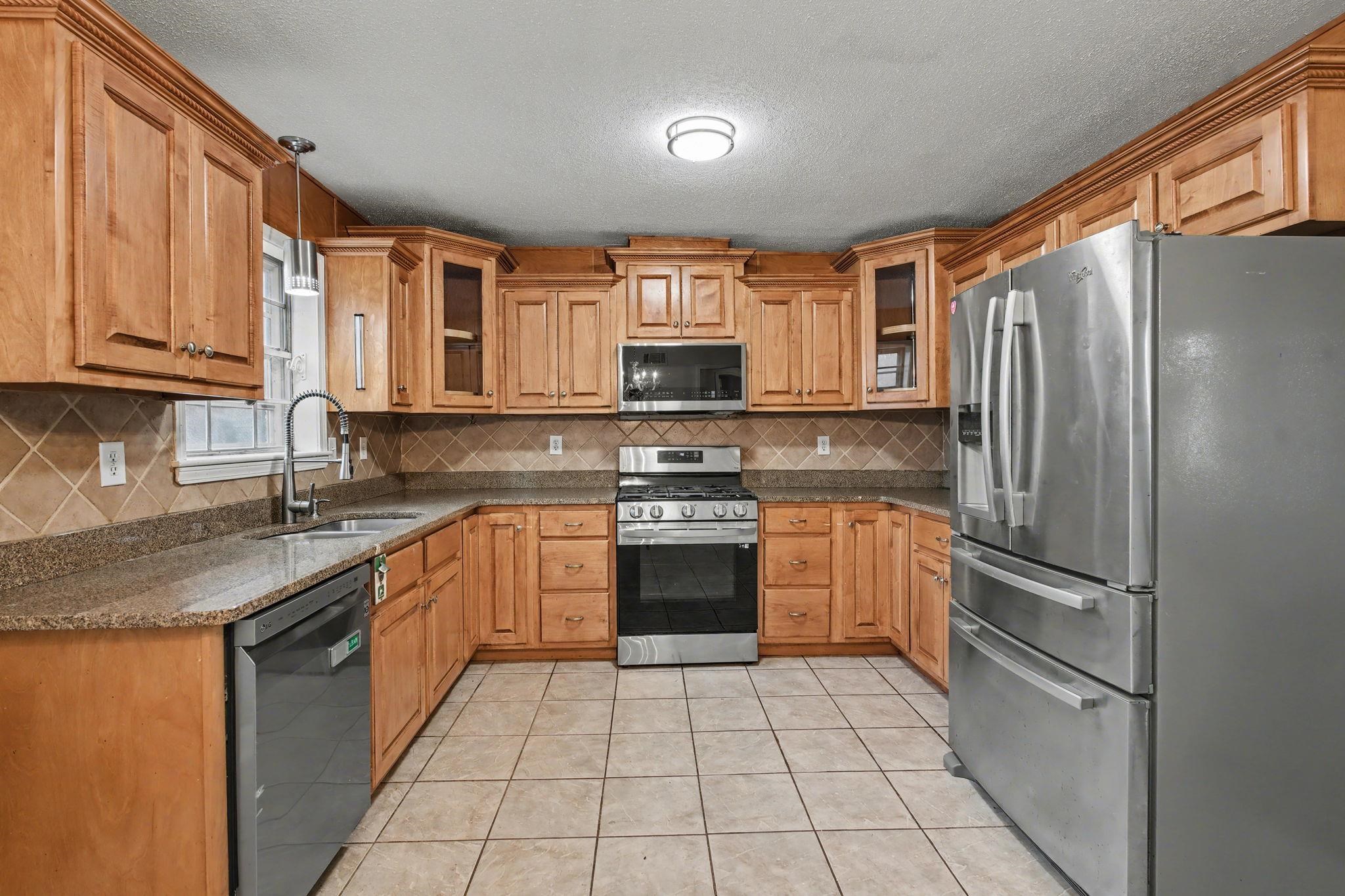 8768 Rocky Point Rd Property Photo 8
