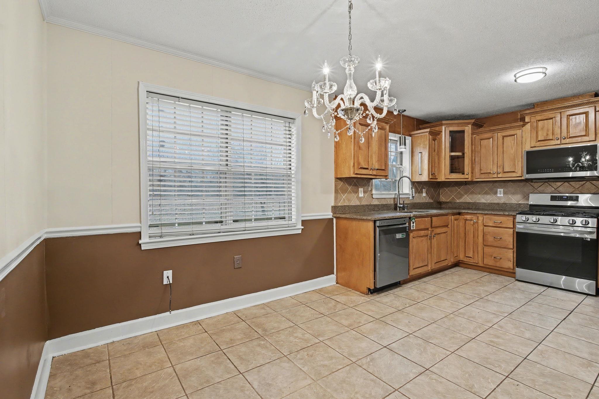 8768 Rocky Point Rd Property Photo 10