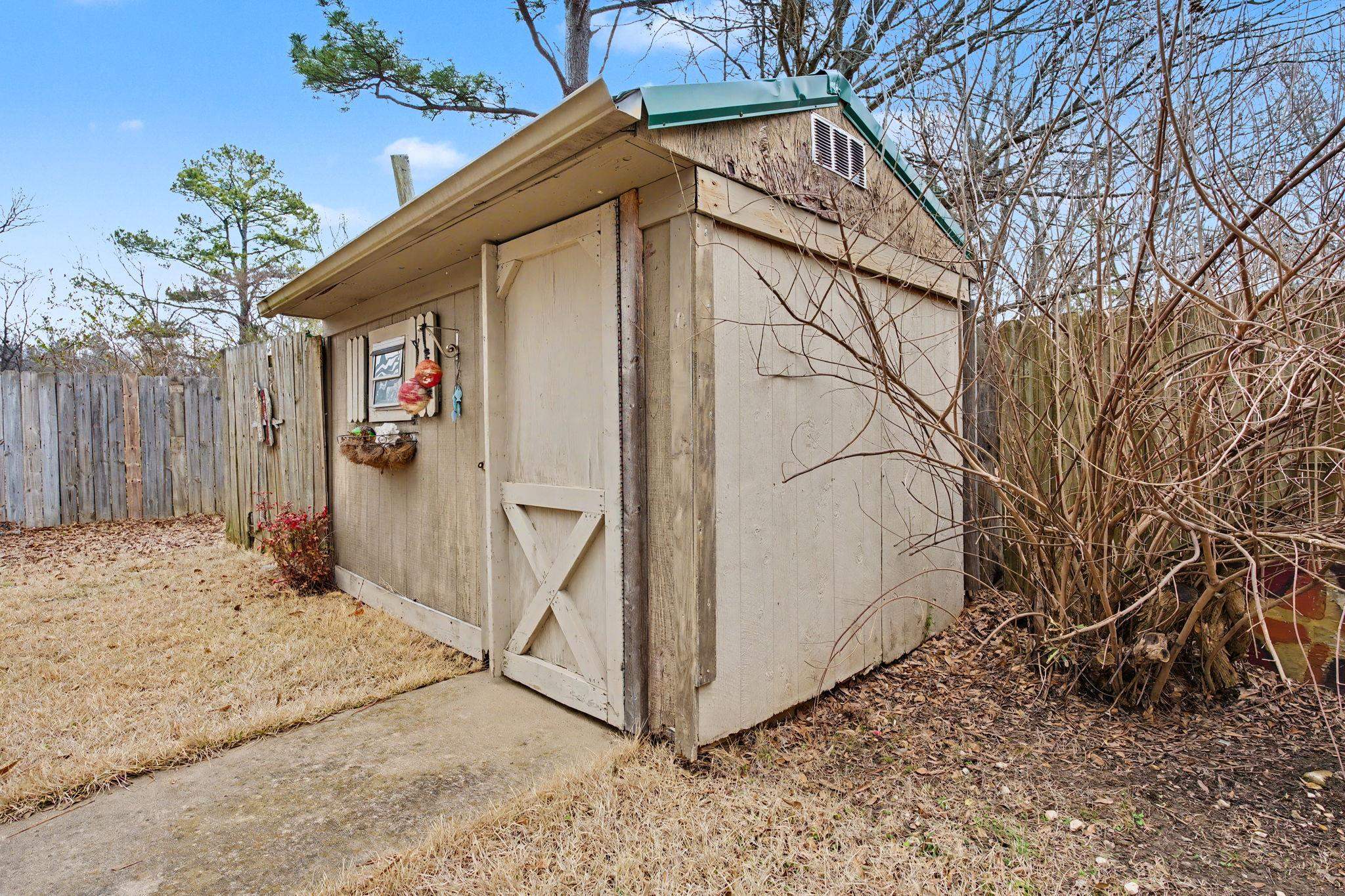 8768 Rocky Point Rd Property Photo 27