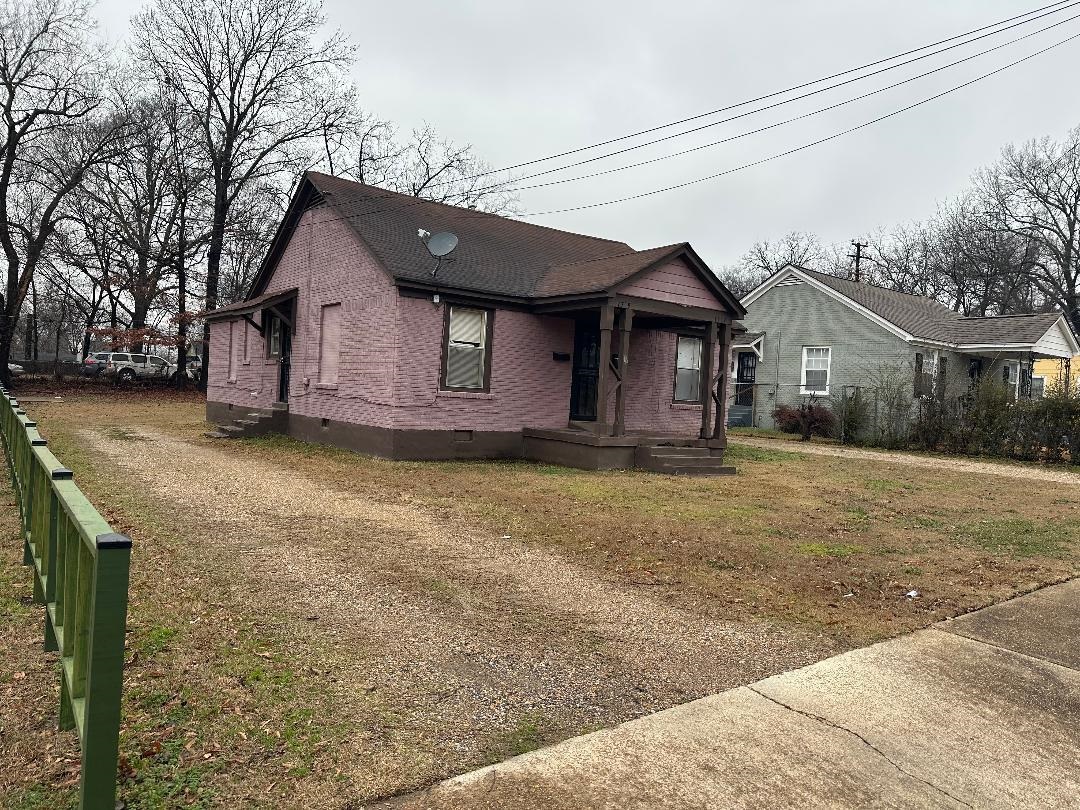 1737 S Trezevant St Property Photo 2