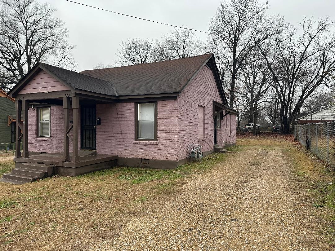 1737 S Trezevant St Property Photo 3