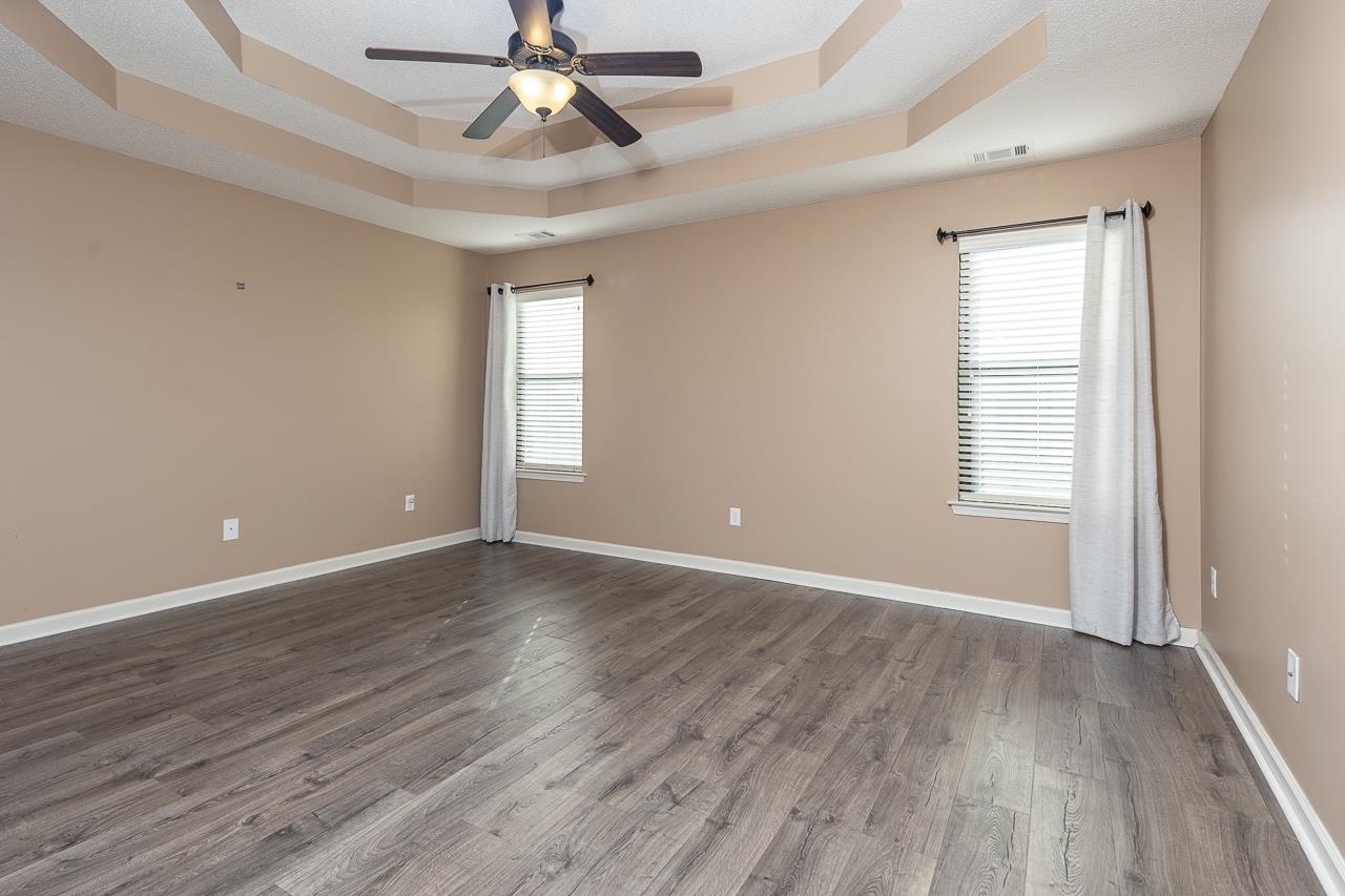 12387 Bevan Dr Property Photo 6