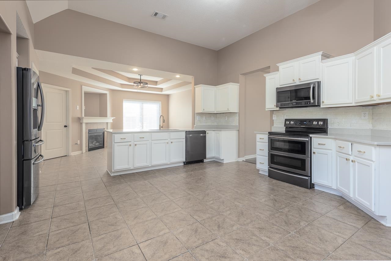 12387 Bevan Dr Property Photo 12