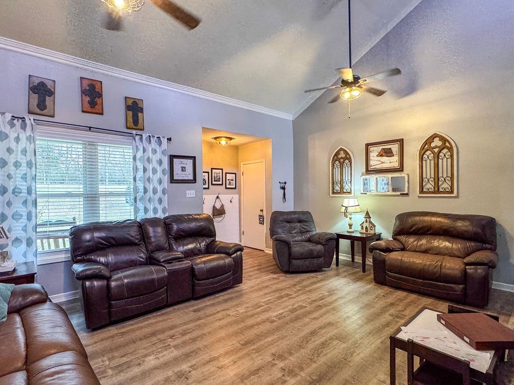 127 Walton Loop Rd Property Photo 7