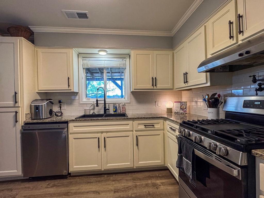 127 Walton Loop Rd Property Photo 9
