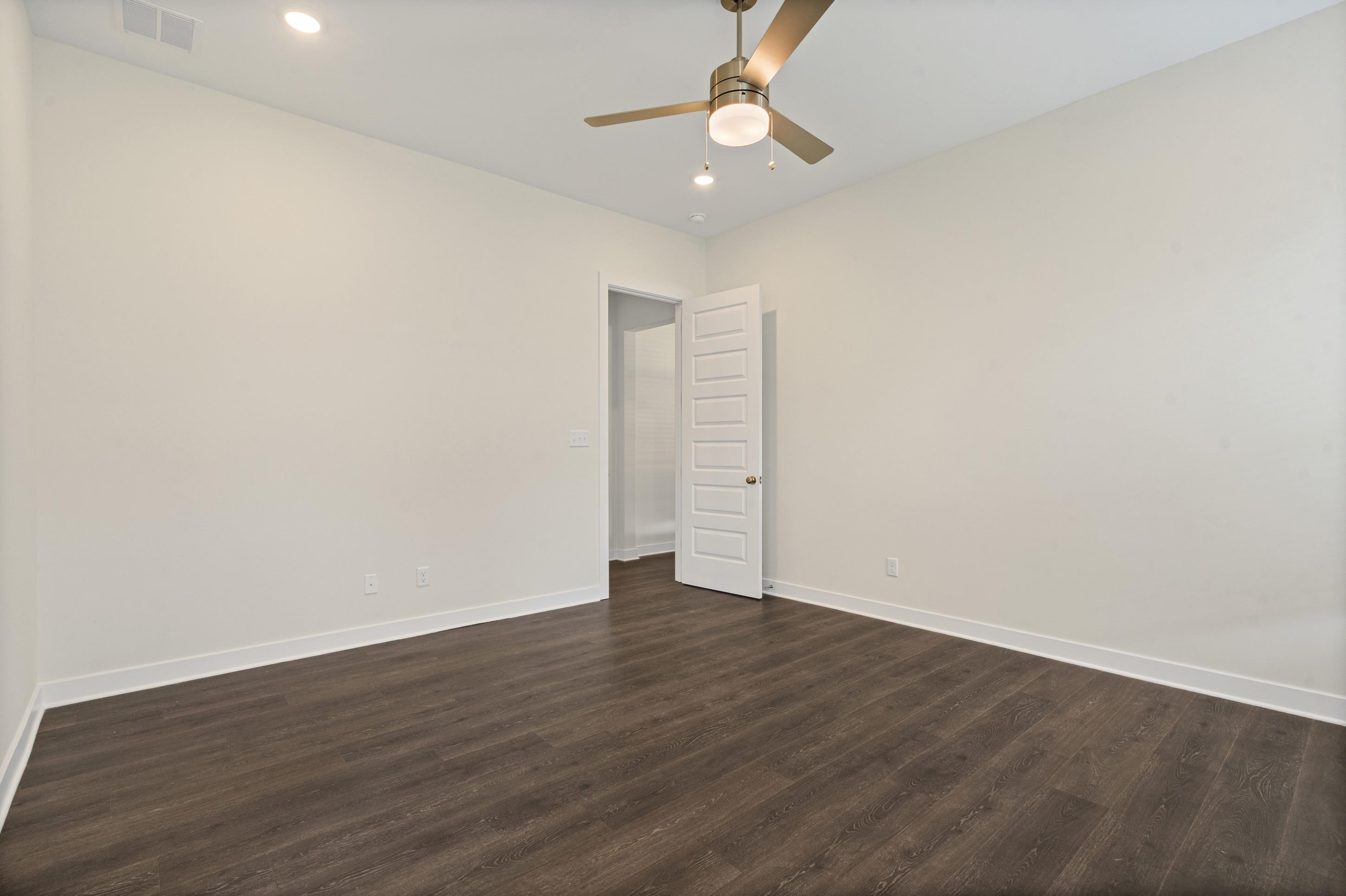 5687 Pleasant Park Pl Property Photo 9