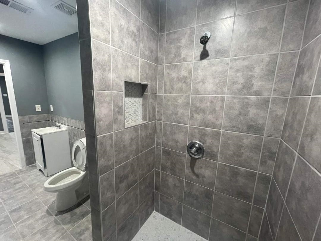 2417 Jackson Ave Property Photo 29