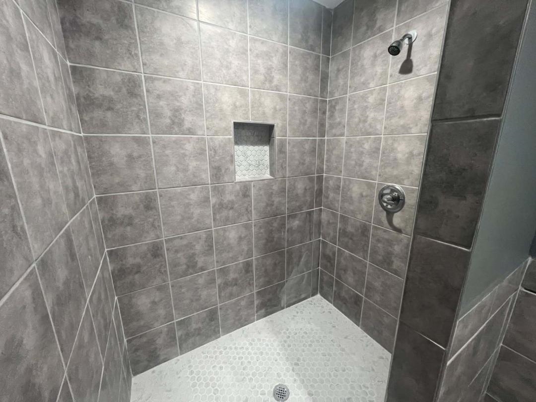 2417 Jackson Ave Property Photo 34