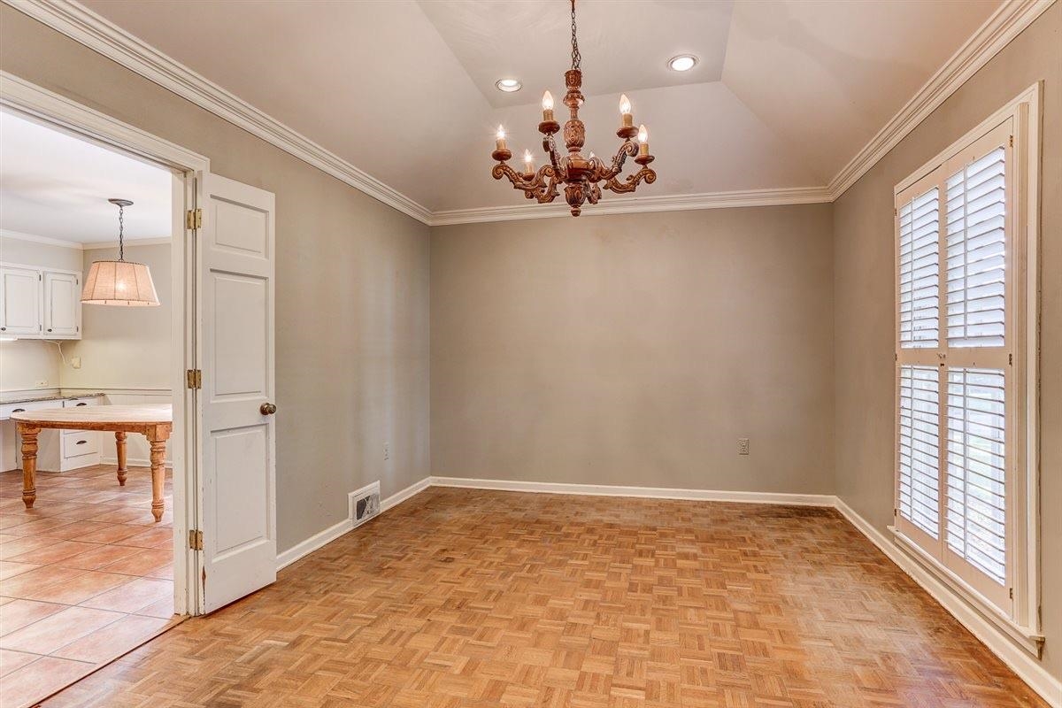 8306 Beekman Pl Property Photo 5