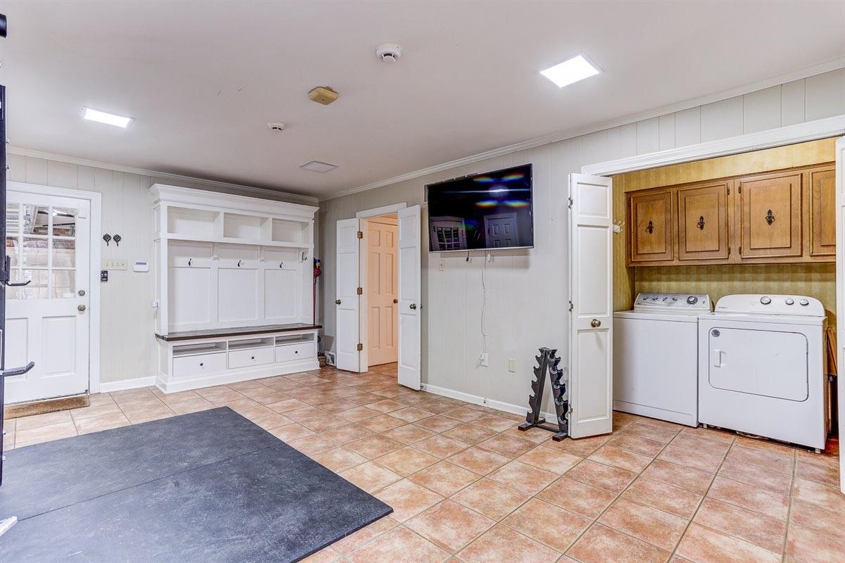 8306 Beekman Pl Property Photo 11