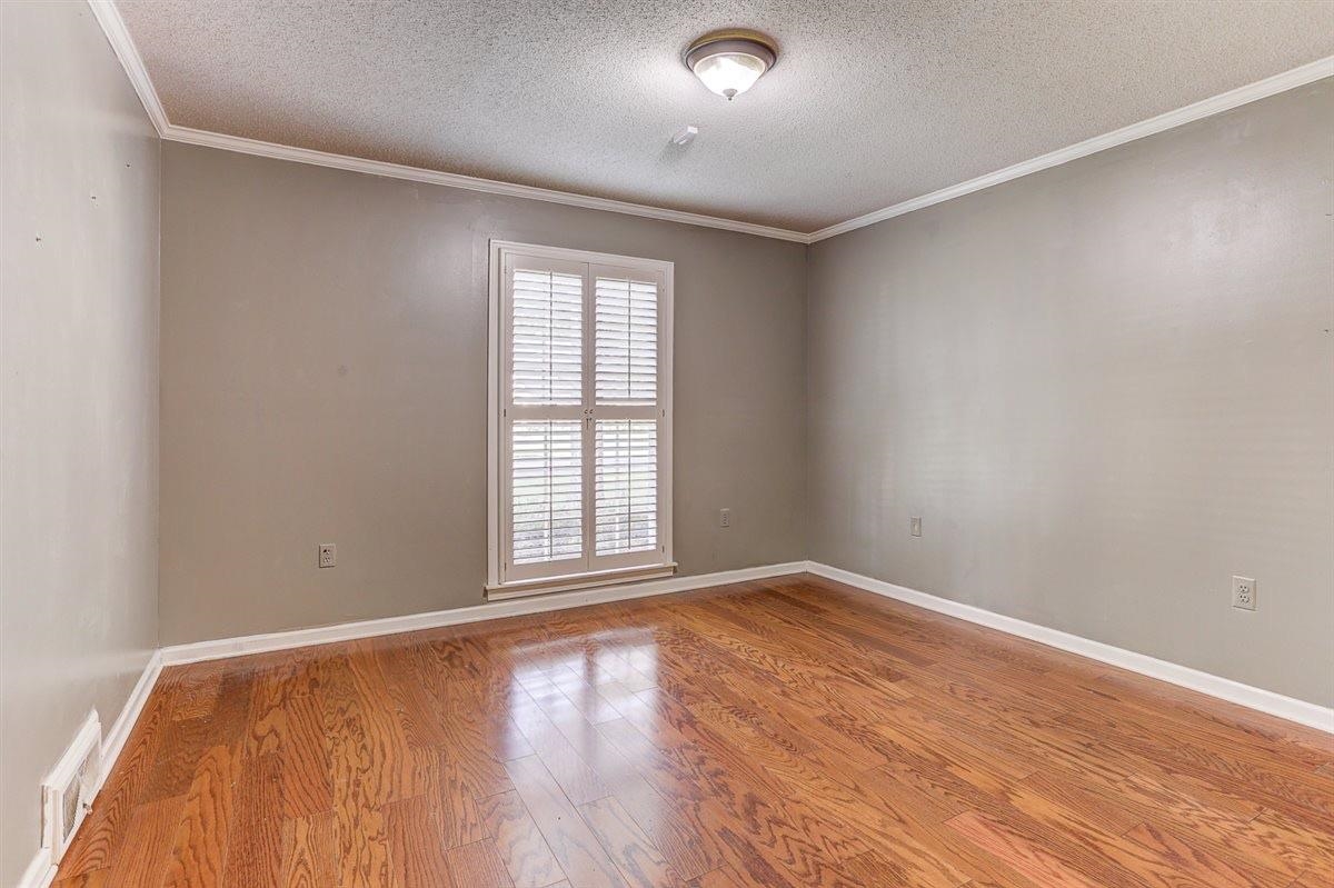 8306 Beekman Pl Property Photo 14