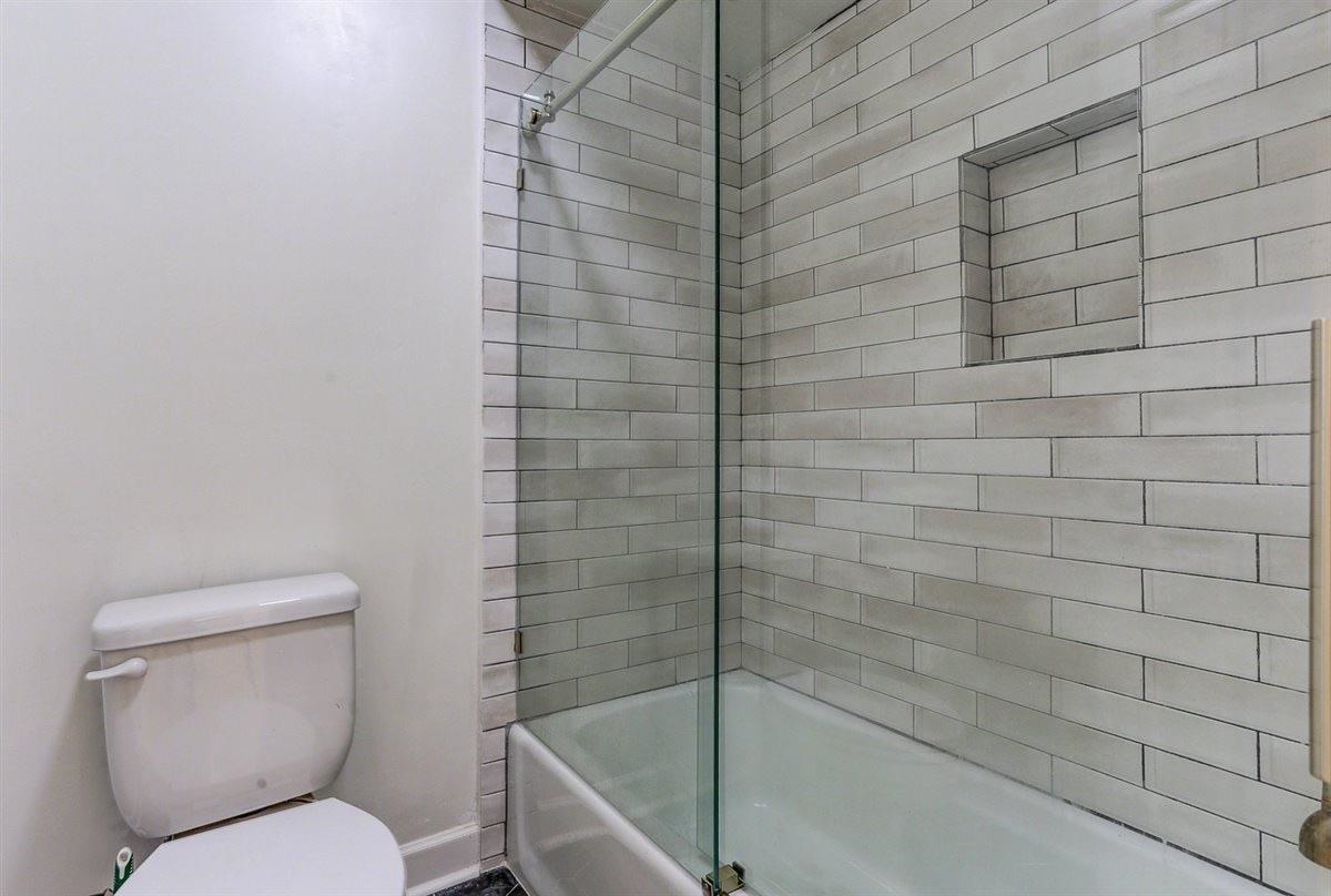 8306 Beekman Pl Property Photo 16