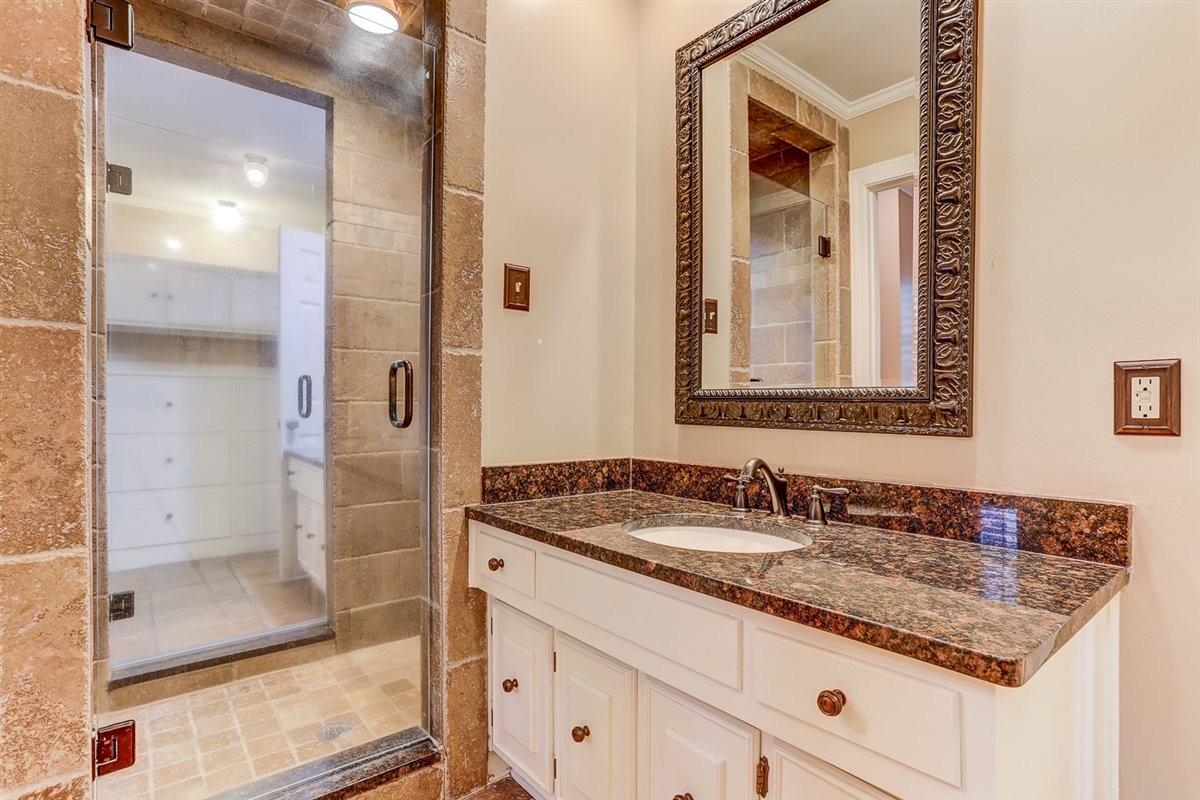 8306 Beekman Pl Property Photo 18