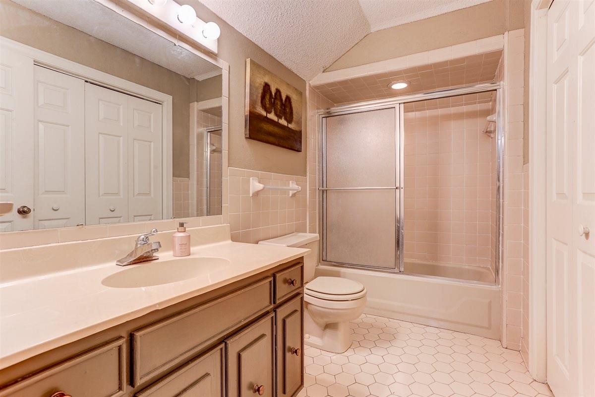8306 Beekman Pl Property Photo 21