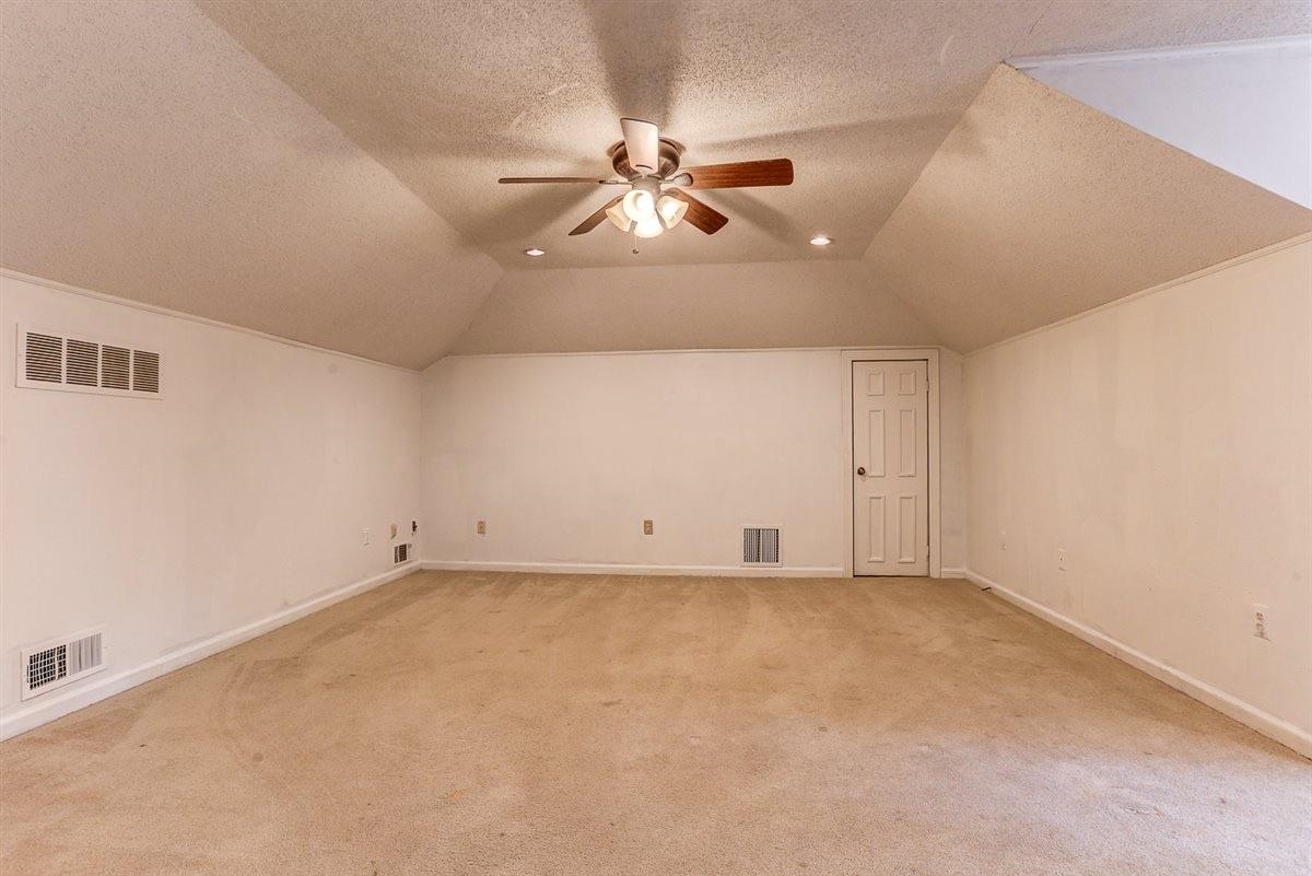 8306 Beekman Pl Property Photo 22