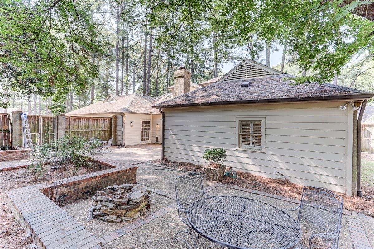 8306 Beekman Pl Property Photo 24