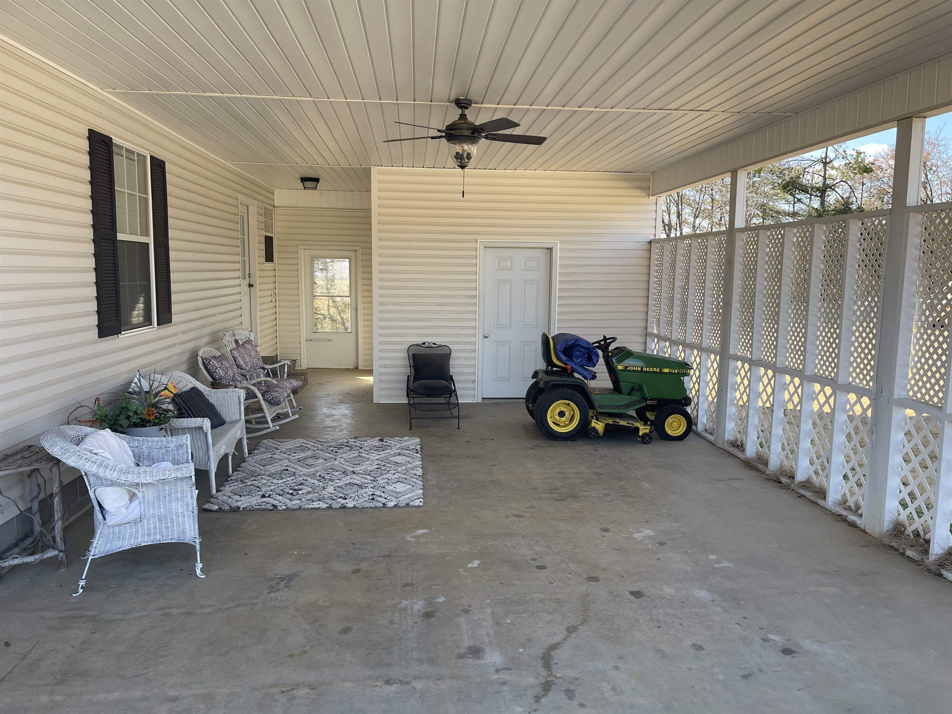 105 Fiesta Cv Property Photo 36