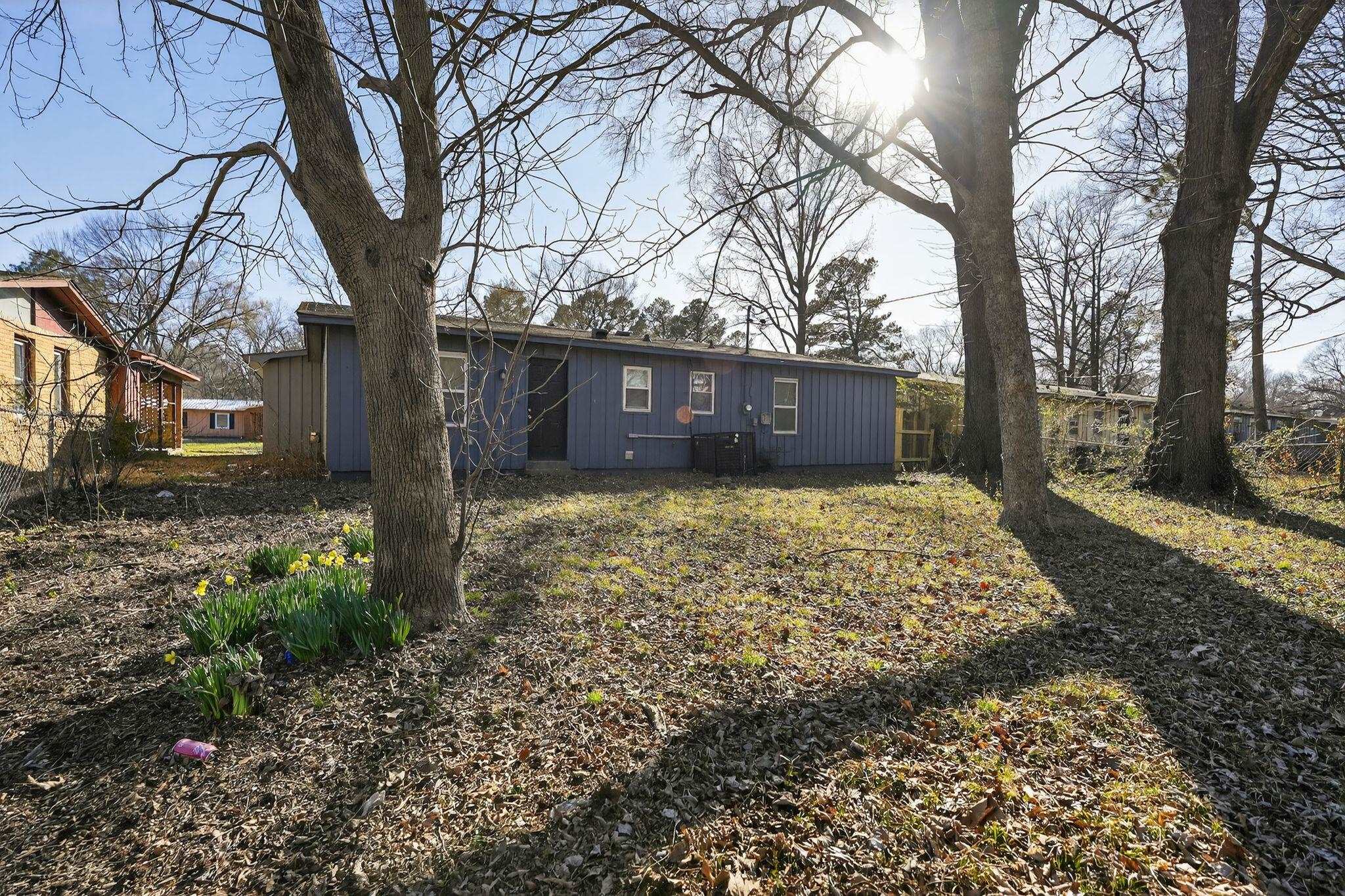1568 Gowan Dr Property Photo 2