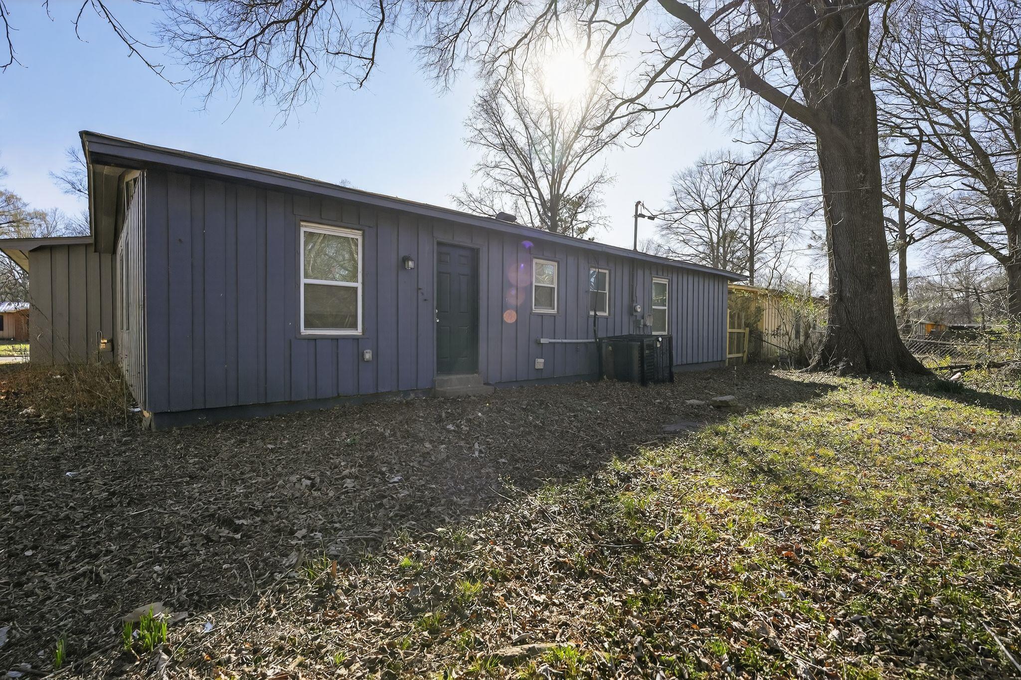 1568 Gowan Dr Property Photo 3