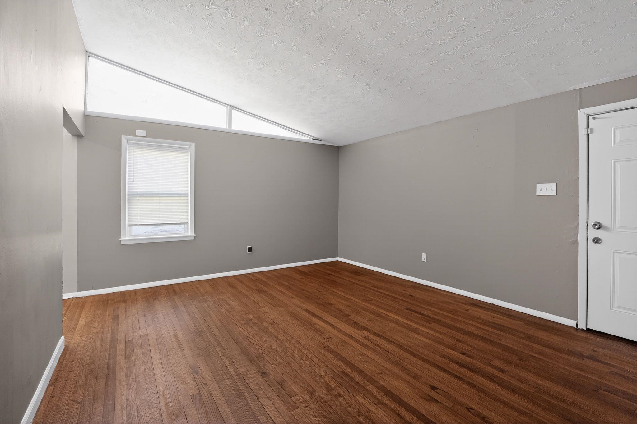 1568 Gowan Dr Property Photo 10