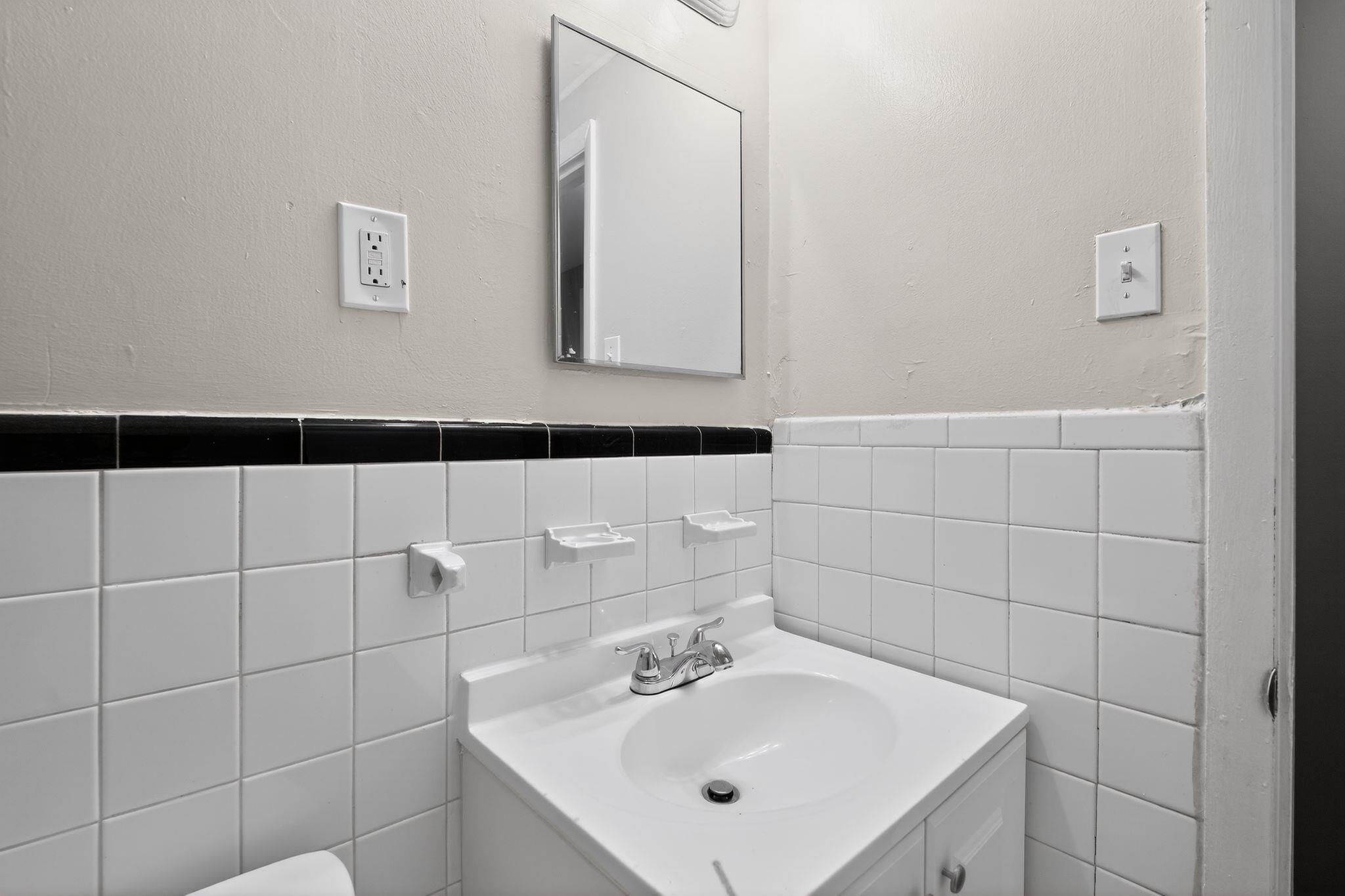 1568 Gowan Dr Property Photo 31