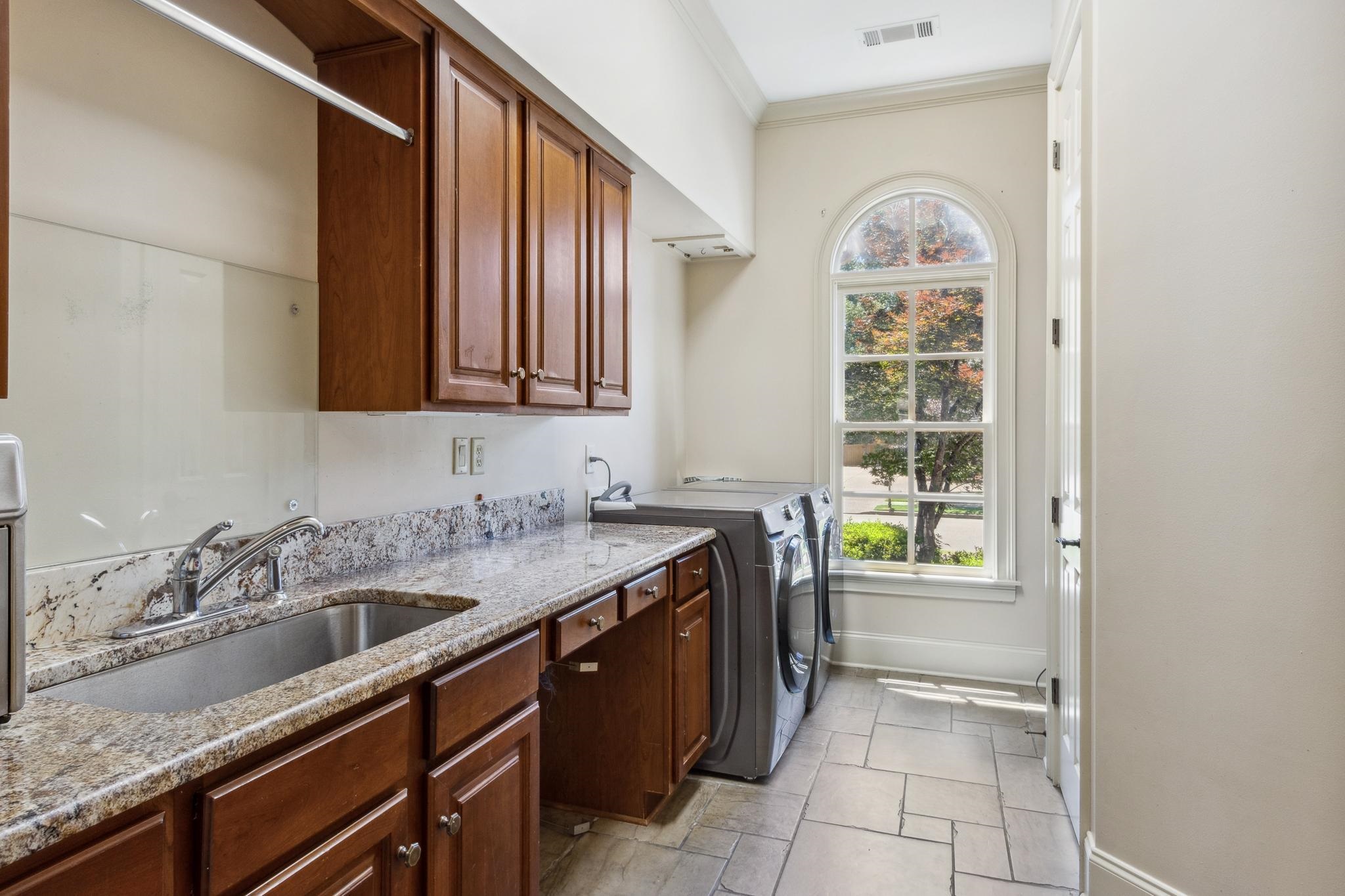 7574 Tagg Dr Property Photo 27