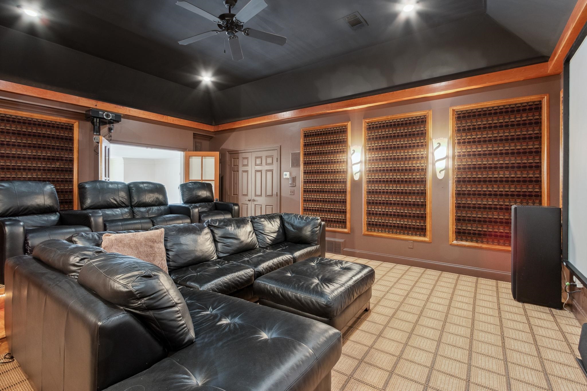 7574 Tagg Dr Property Photo 29