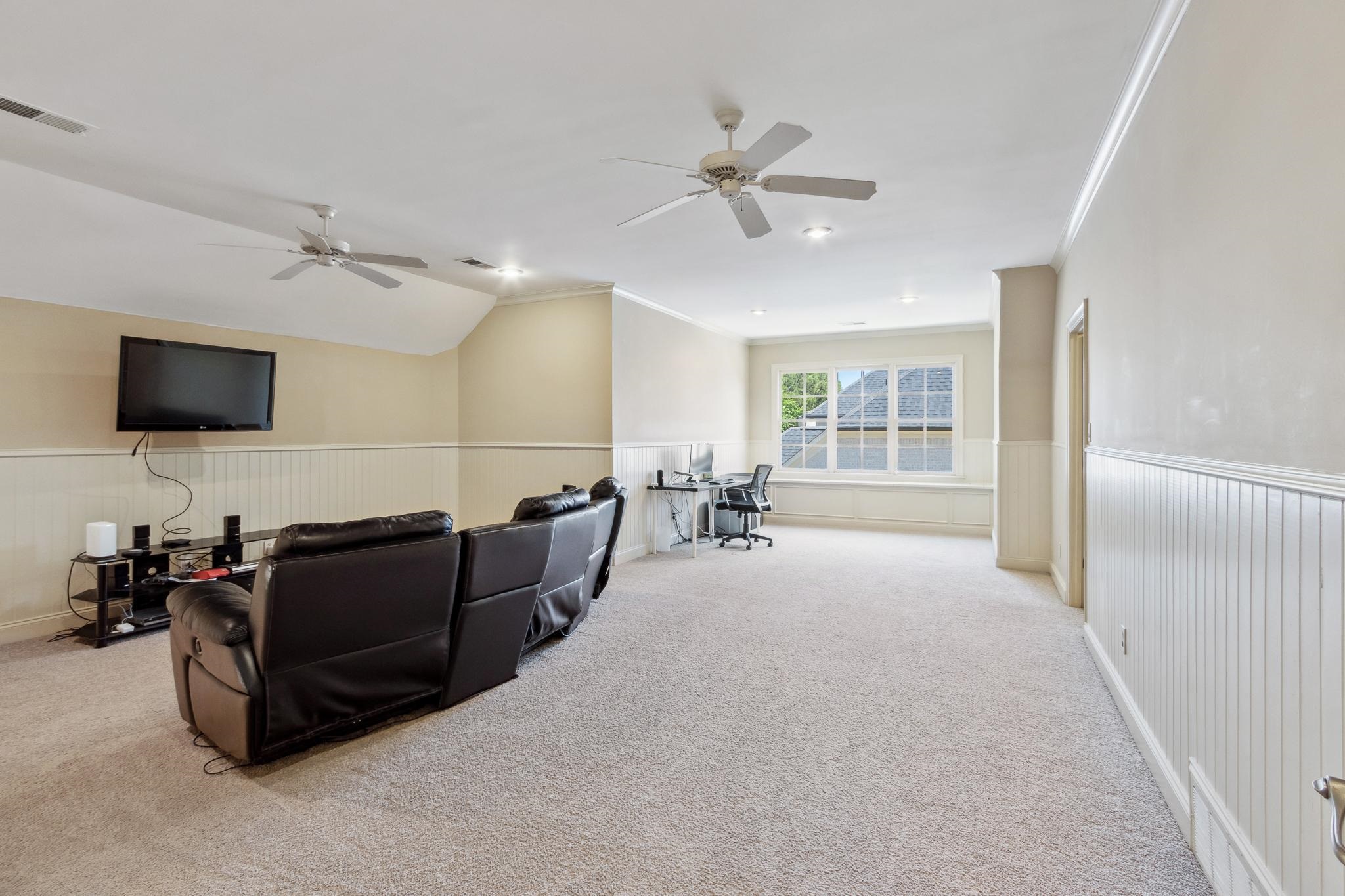 7574 Tagg Dr Property Photo 31