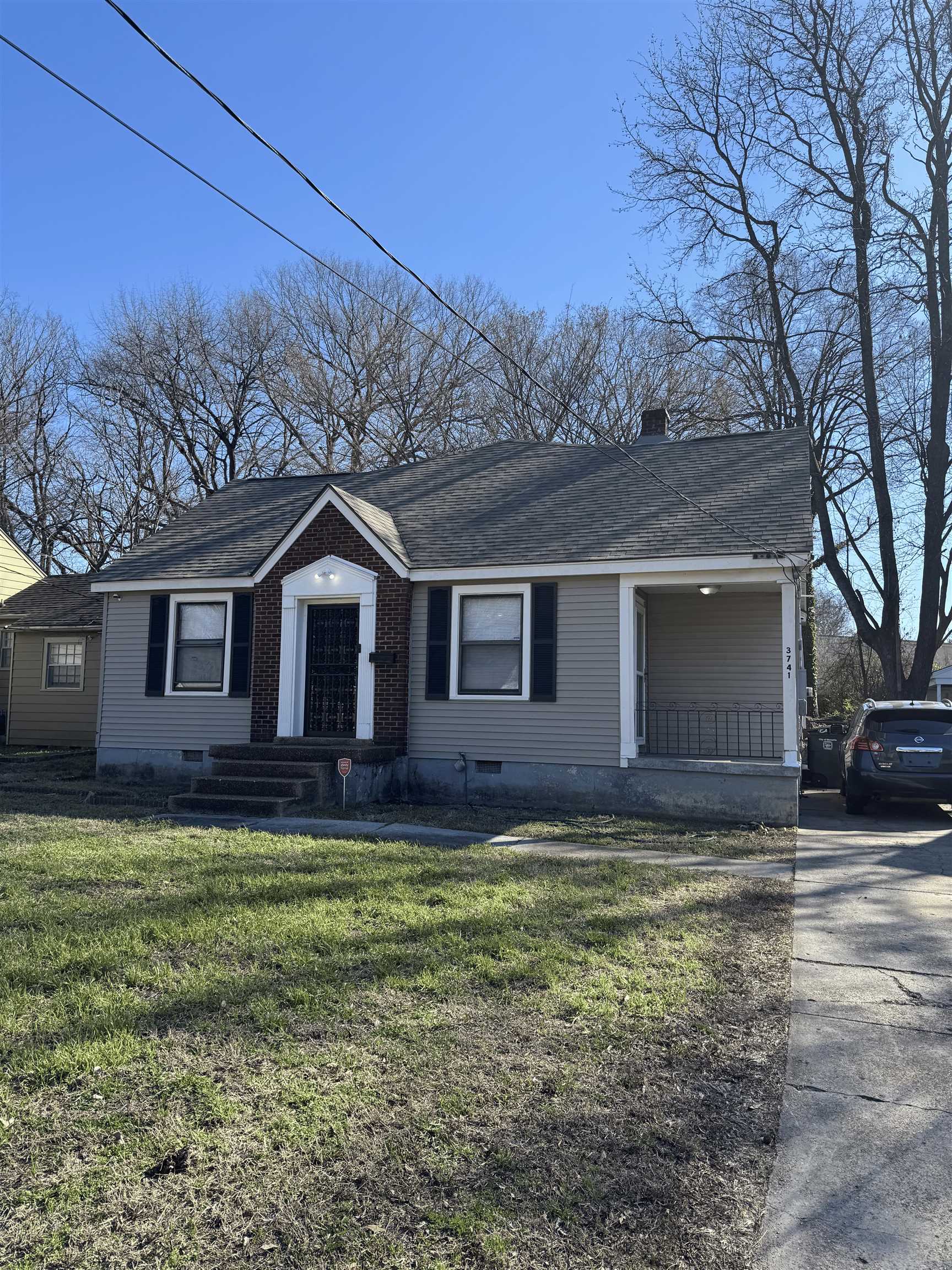 3741 Faxon Ave Property Photo 3
