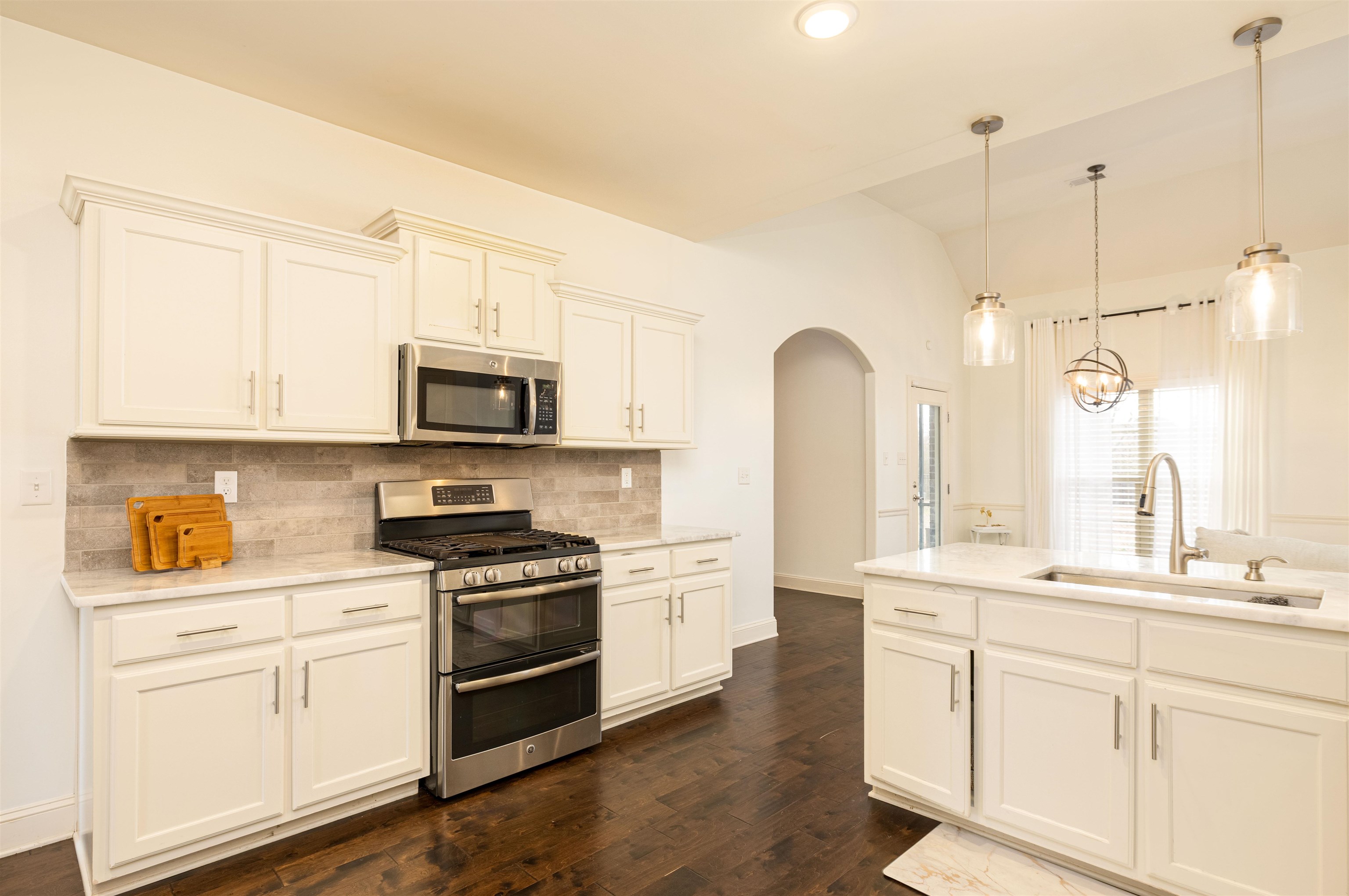6261 Longmire Loop W Property Photo 9