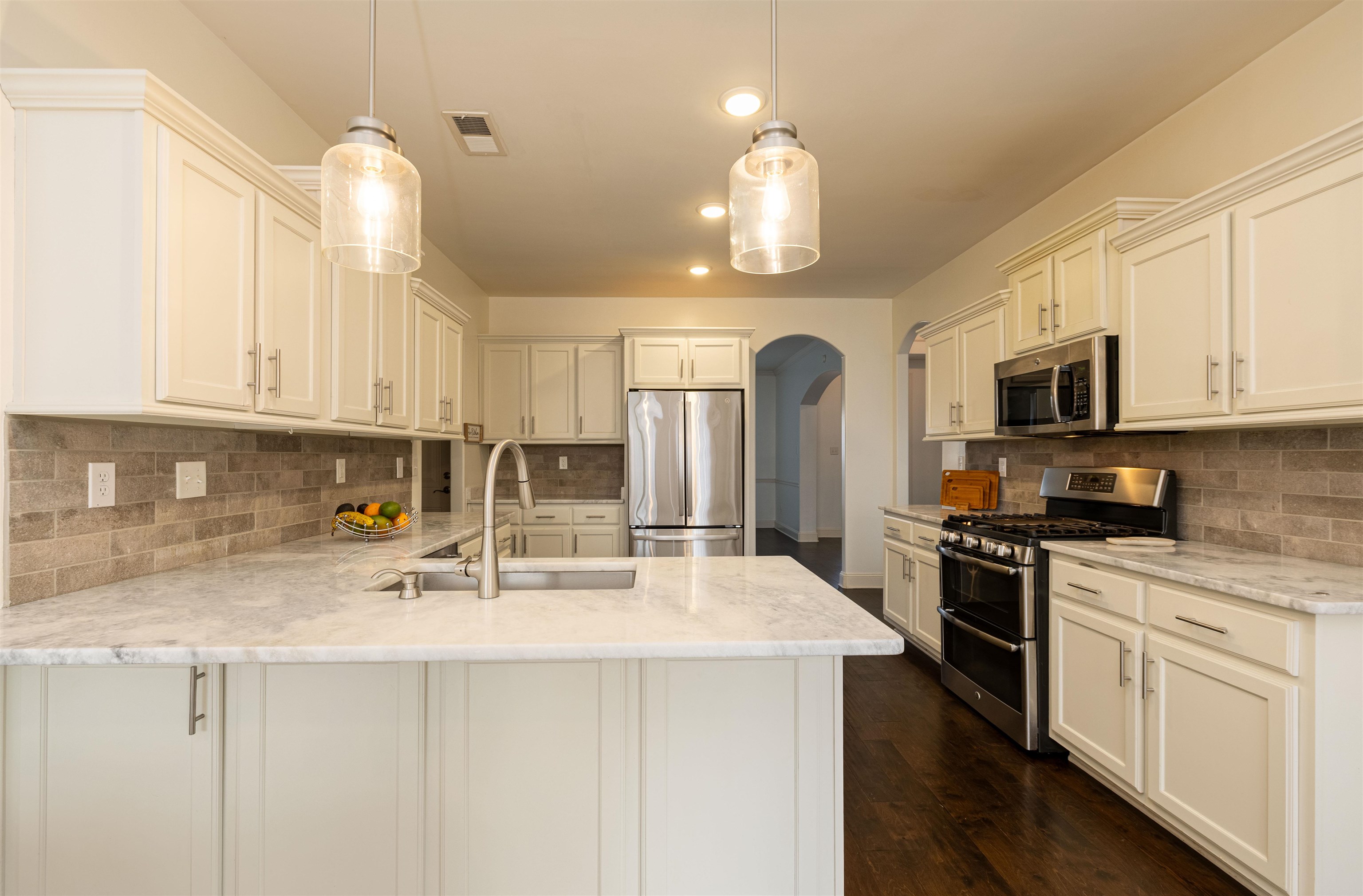 6261 Longmire Loop W Property Photo 10
